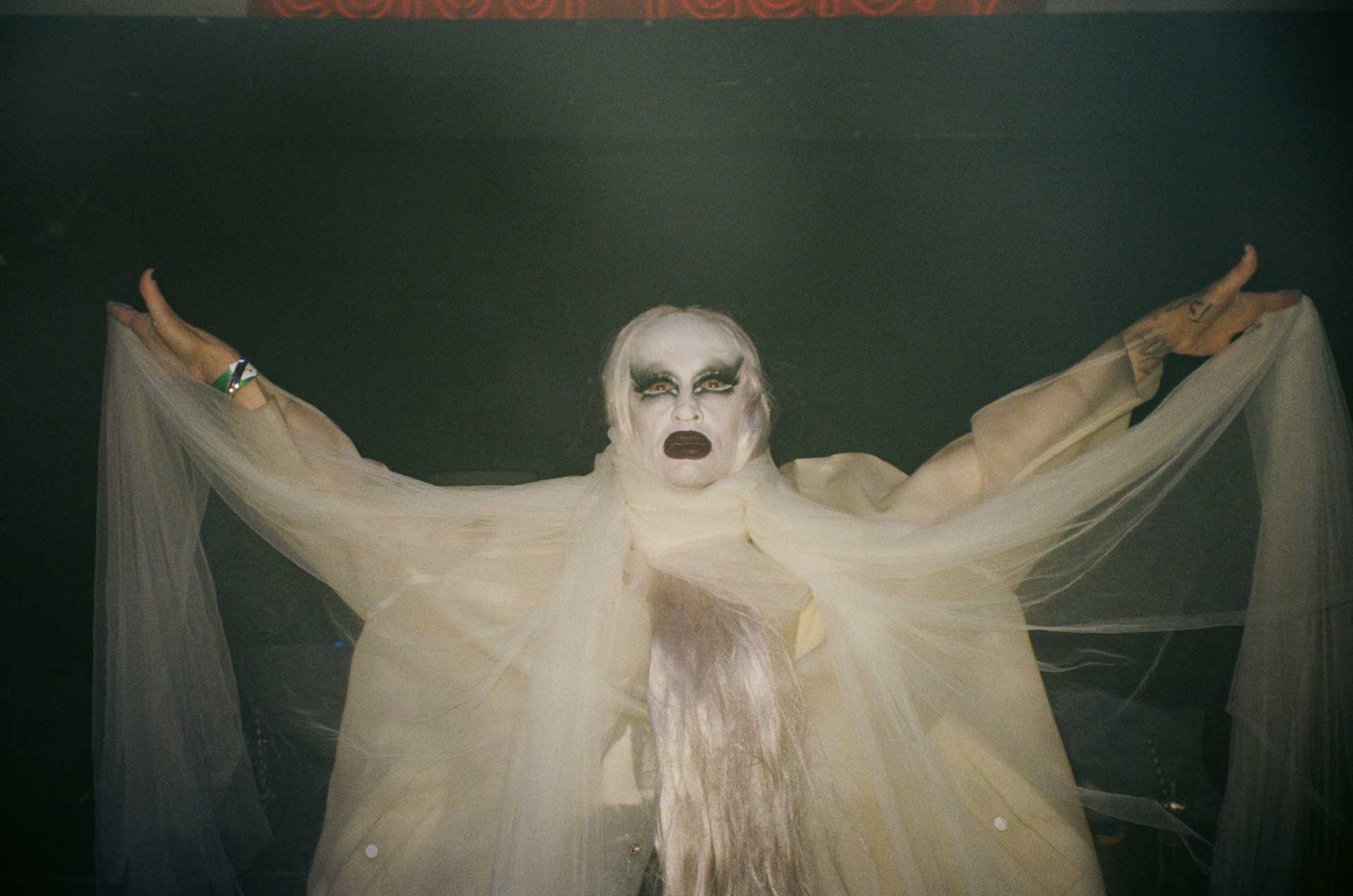 Howl_Rave_04_020_vnkscr