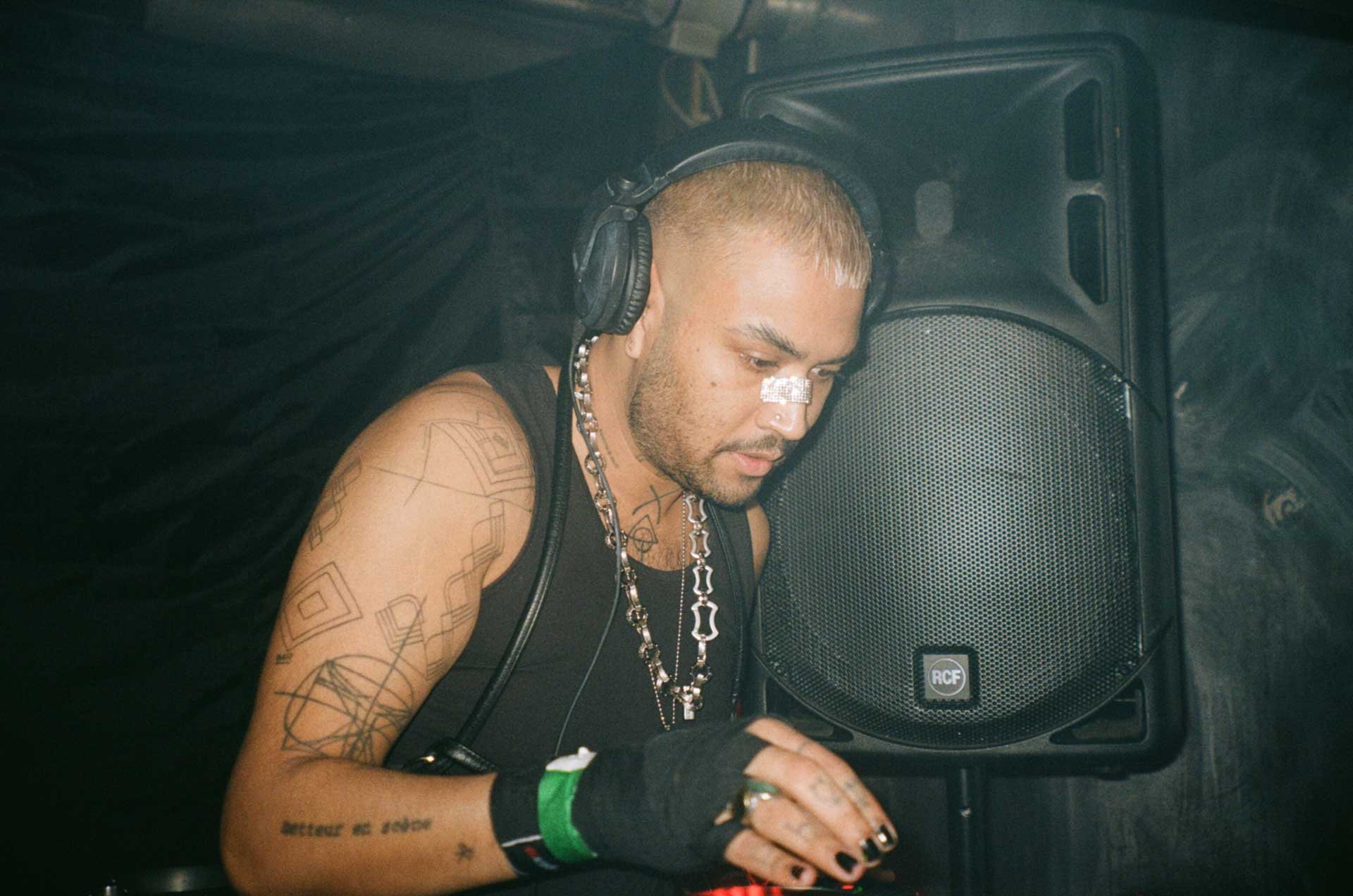 Howl_Rave_04_093_r7c7vt