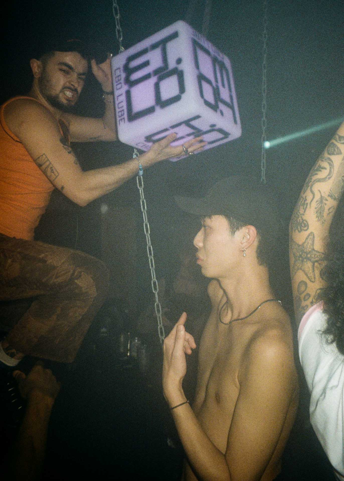 Howl_Rave_10_033_g4hvlh