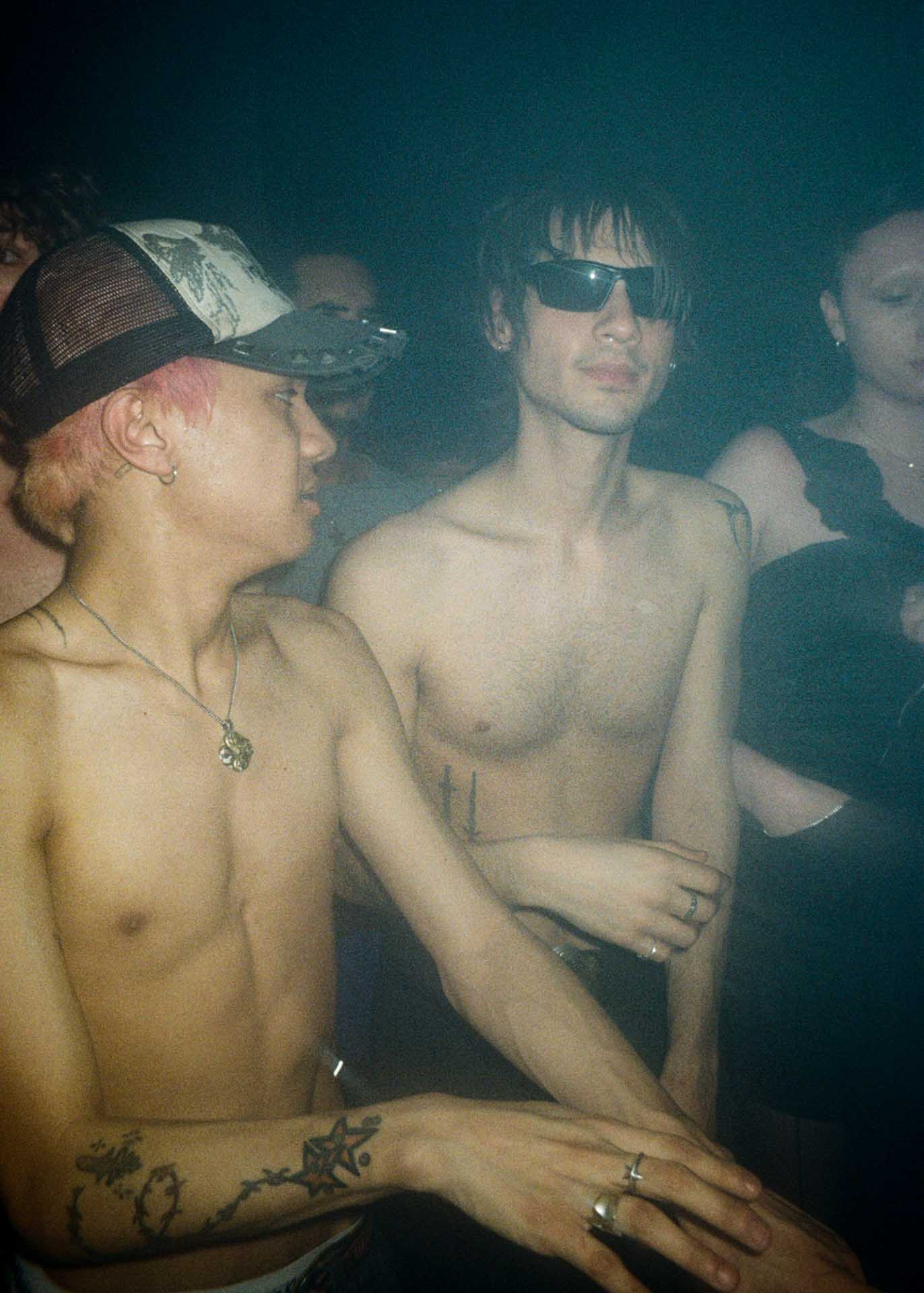 Howl_Rave_10_041_z77nsp