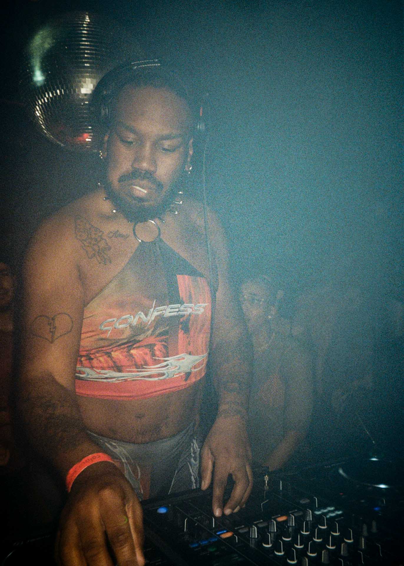 Howl_Rave_10_118_v42nyj