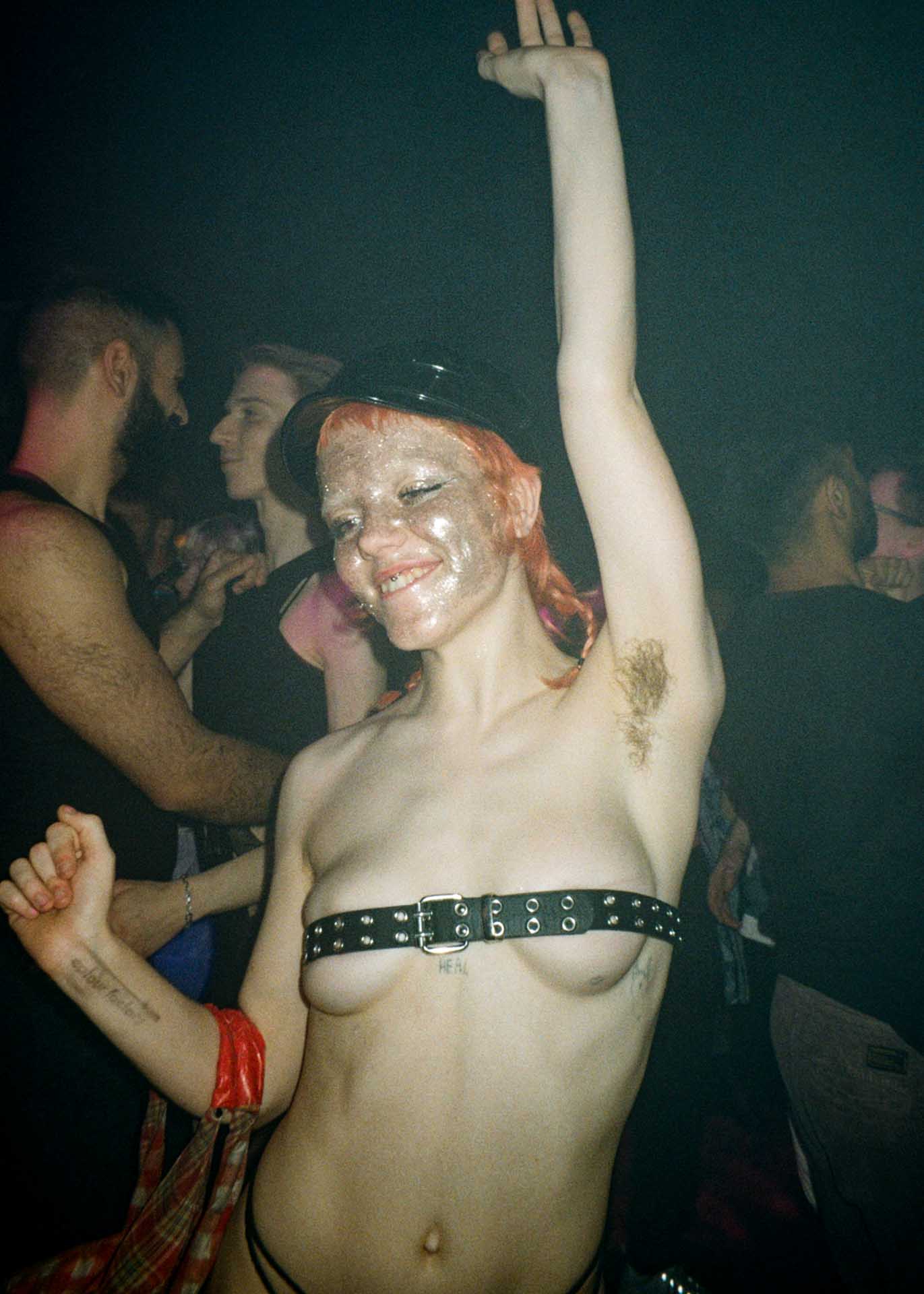 Howl_Rave_10_089_n3yzgs