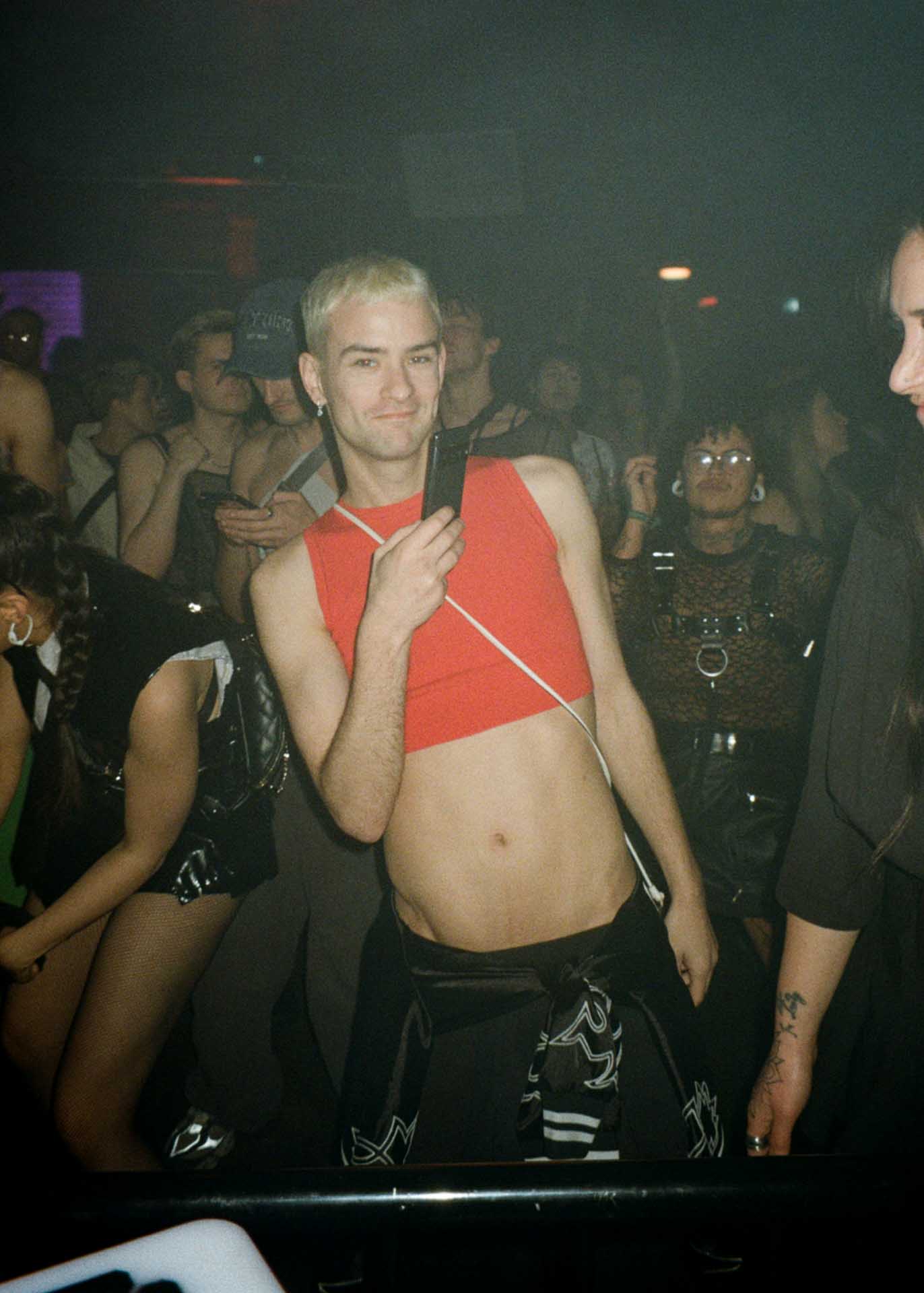 Howl_Rave_10_028_ztjl6d