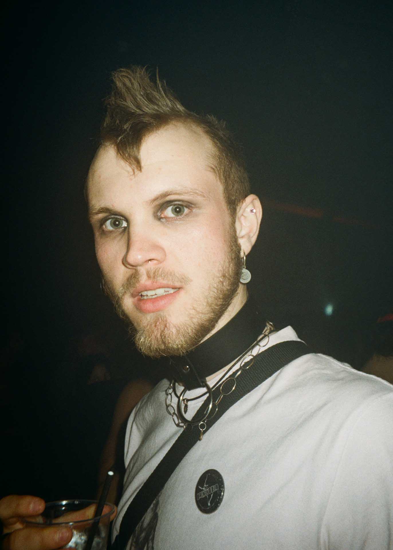 Howl_Rave_10_024_aydtqh