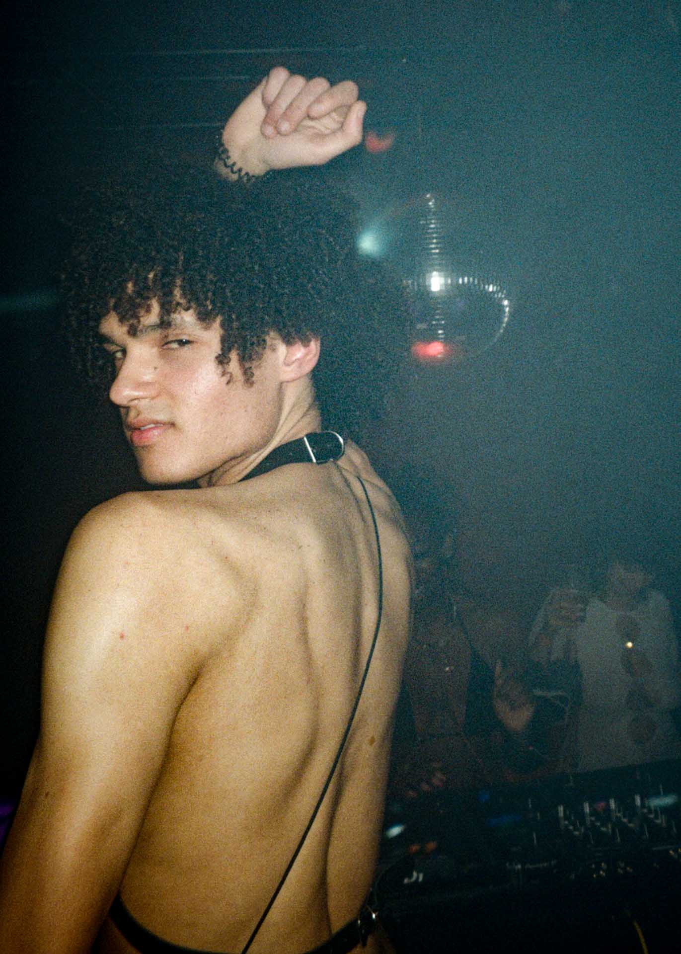 Howl_Rave_10_059_noi51b