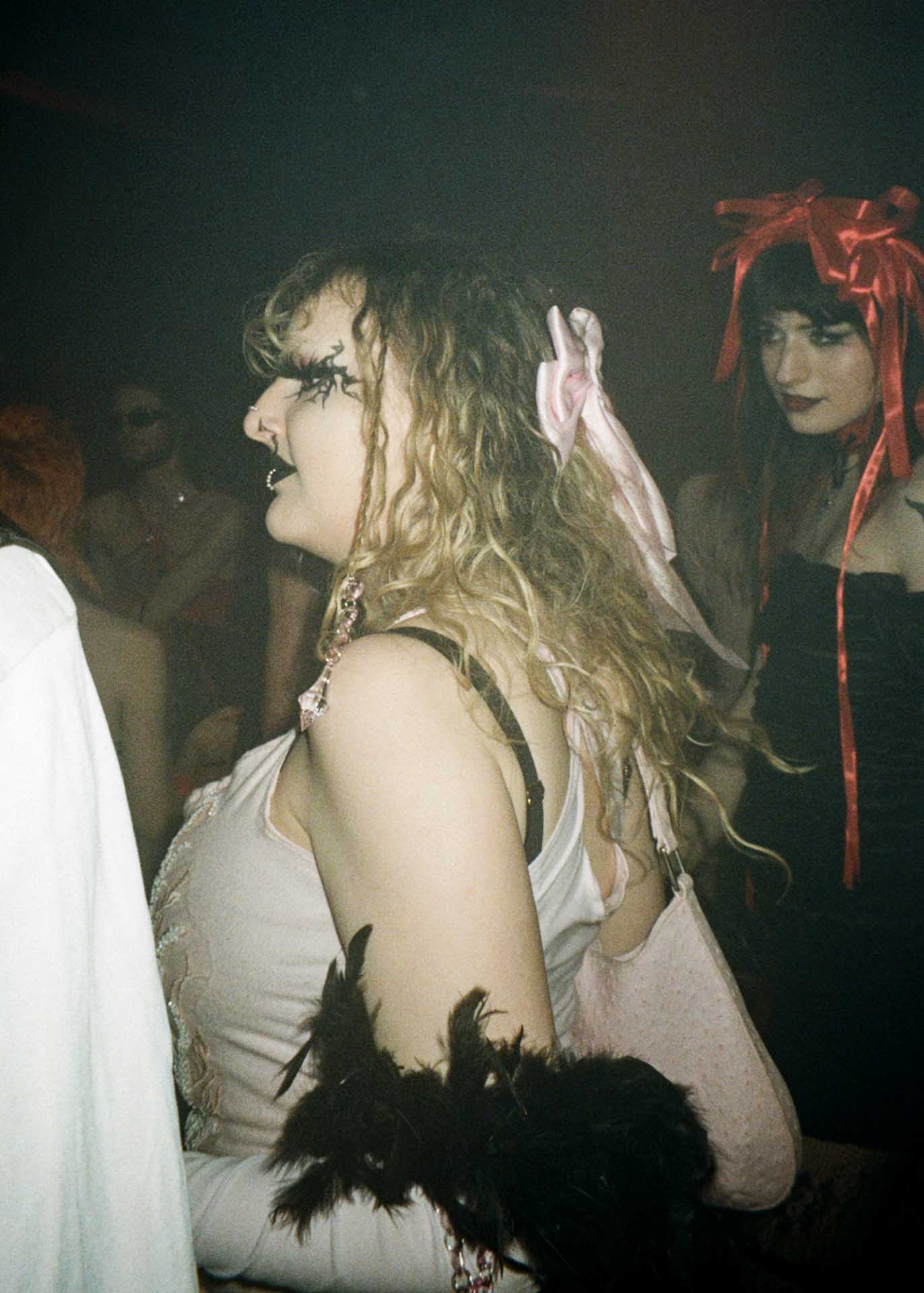 Howl_Rave_10_139_qt8gdf