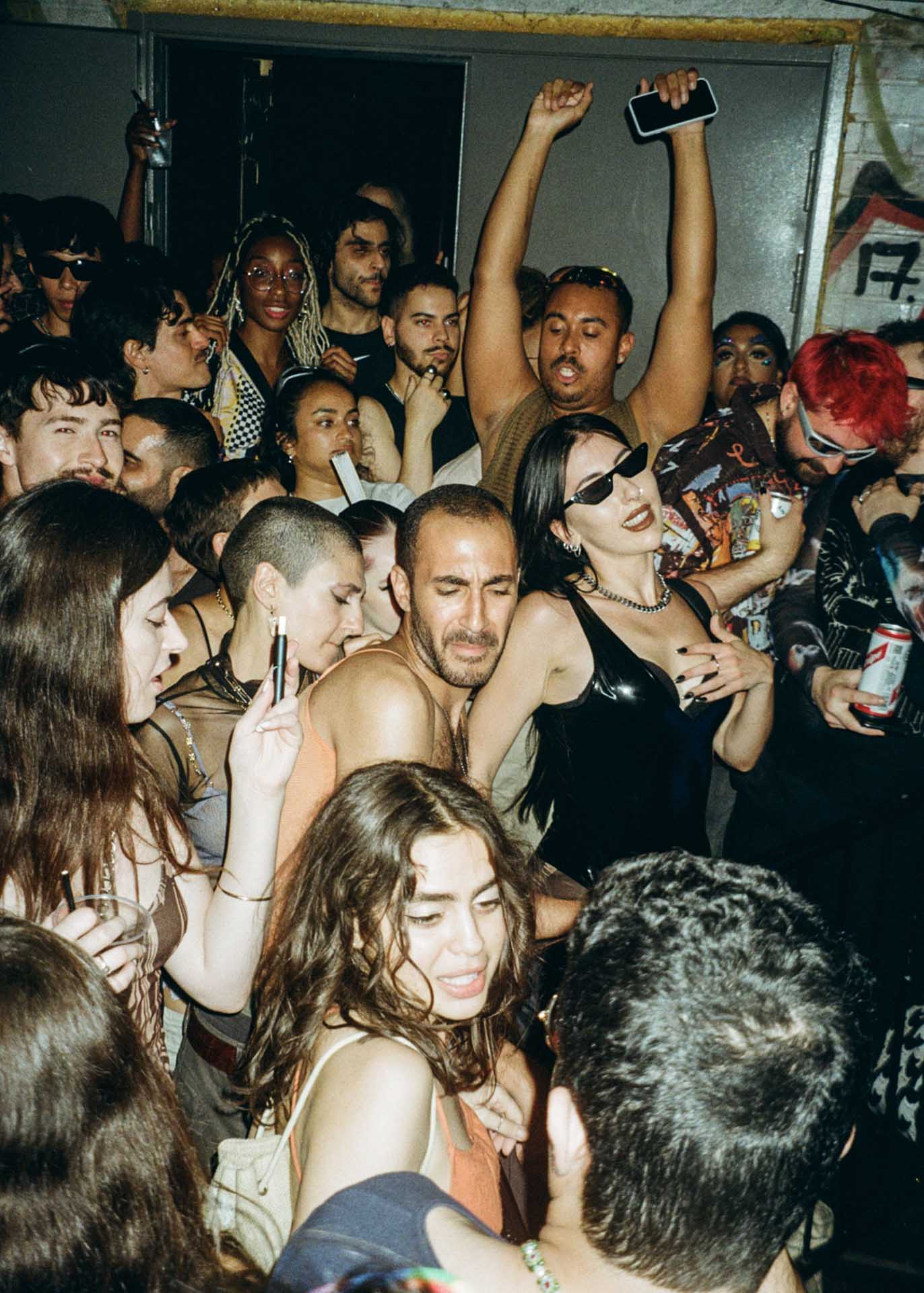 Howl_Rave_12_106_xnur7h