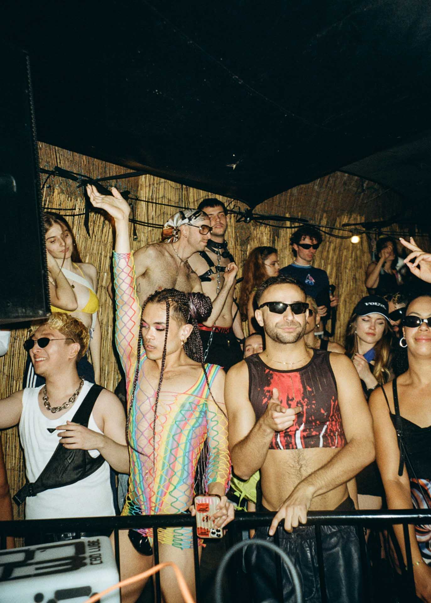 Howl_Rave_12_093_t6py0x