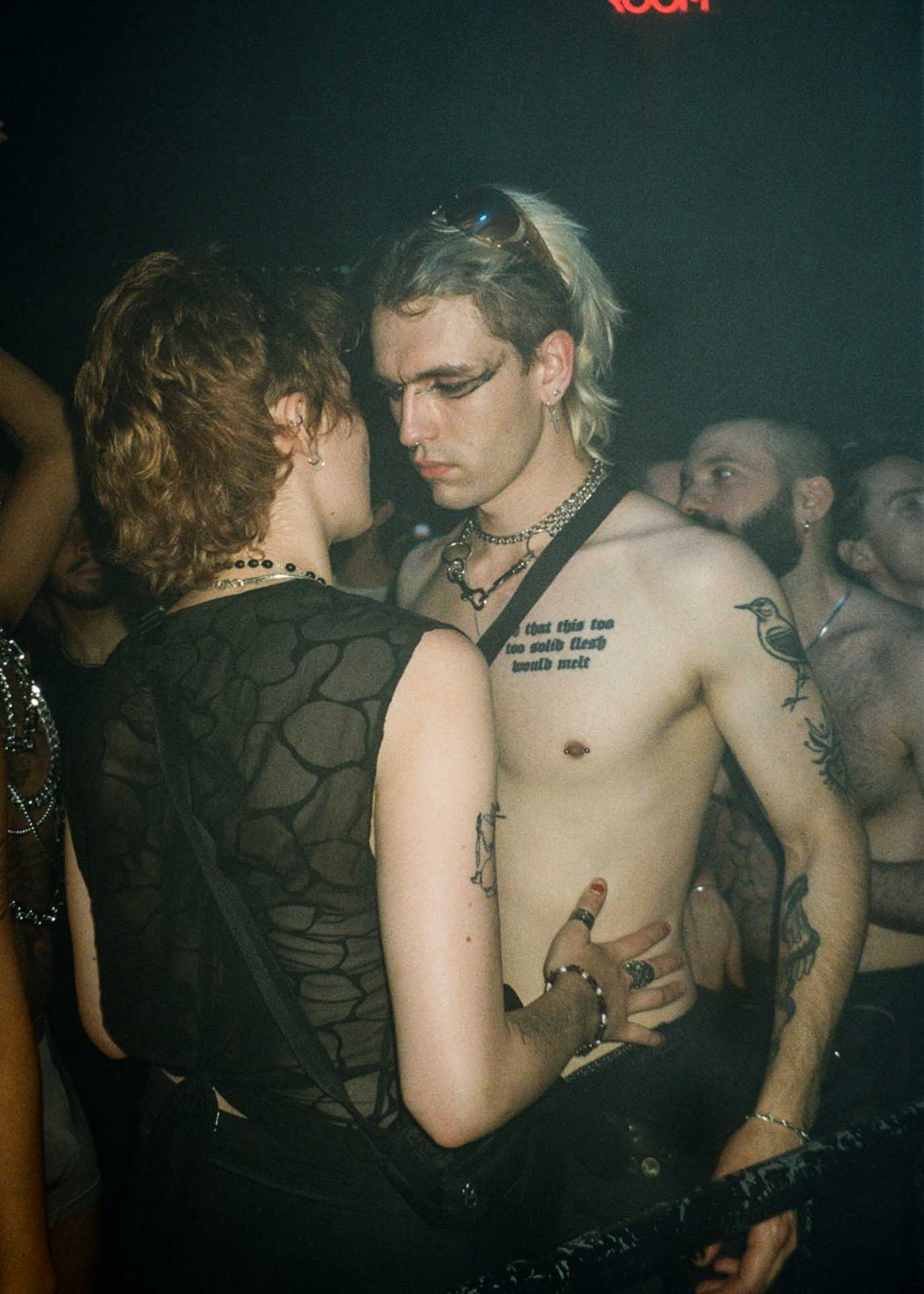 Howl_Rave_12_081_rvnvzh