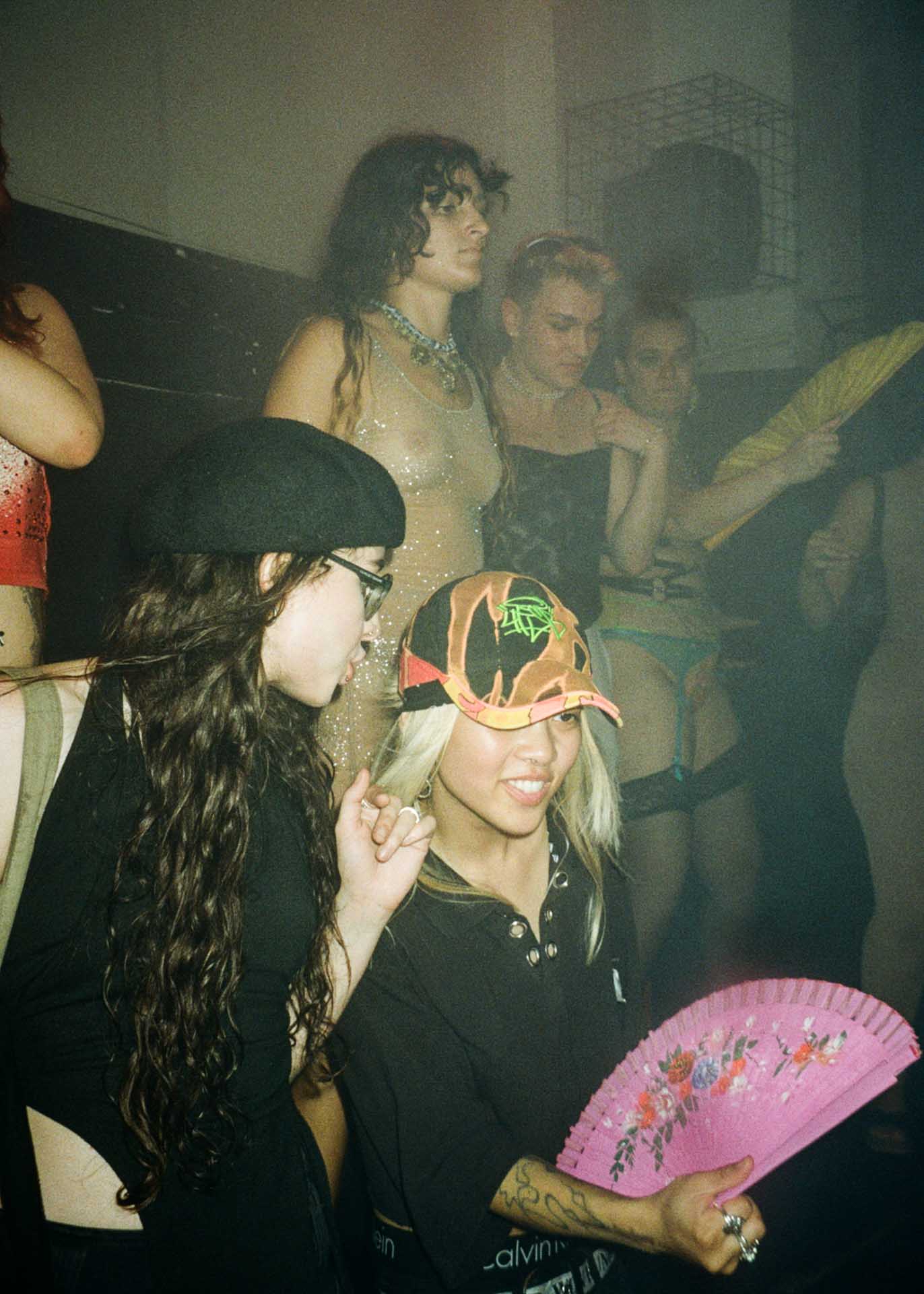 Howl_Rave_12_079_zeqrxs