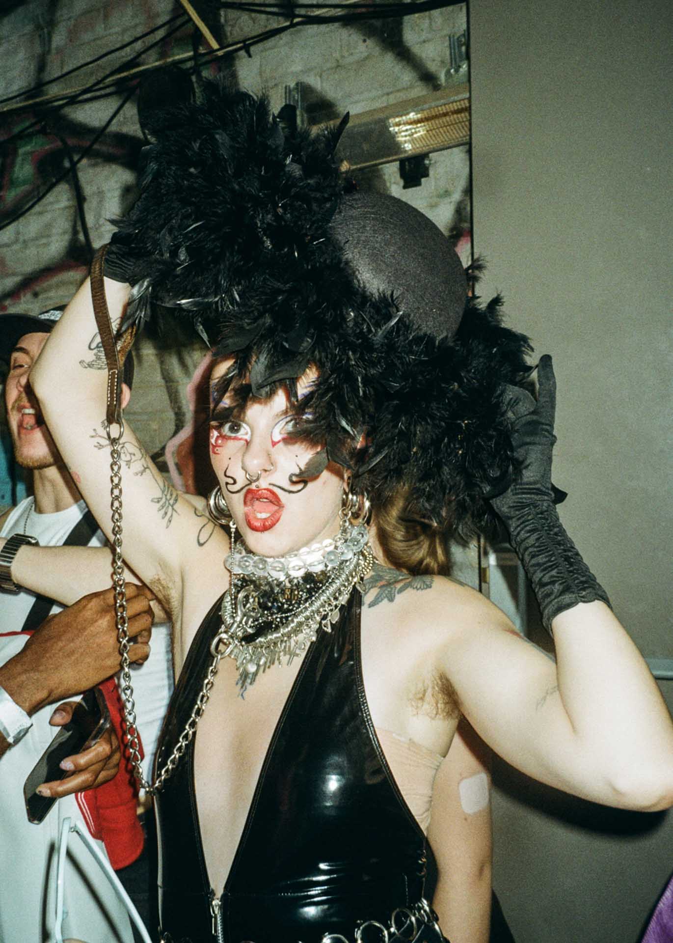 Howl_Rave_12_014_l99ikb
