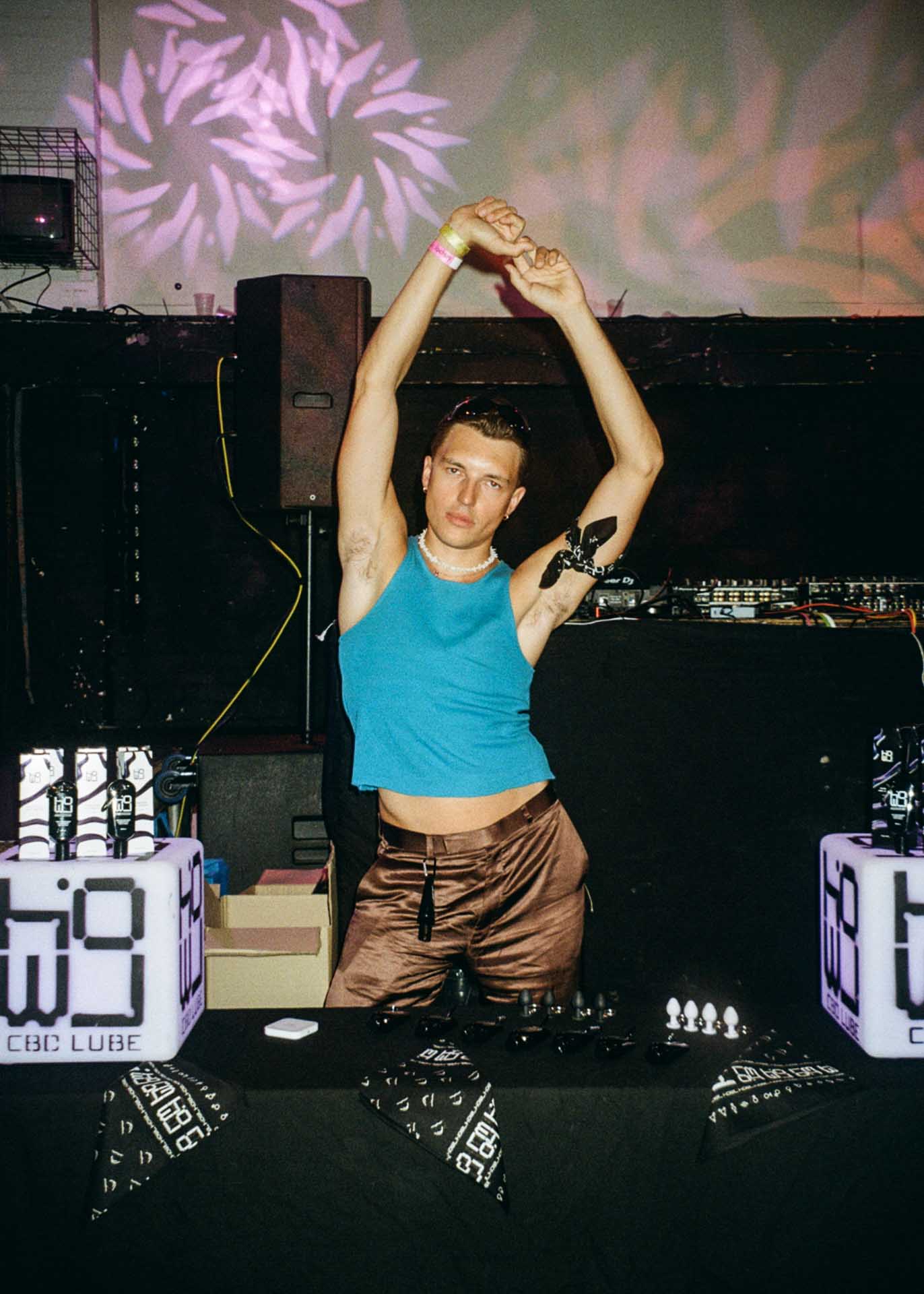 Howl_Rave_12_003_jhtd3n