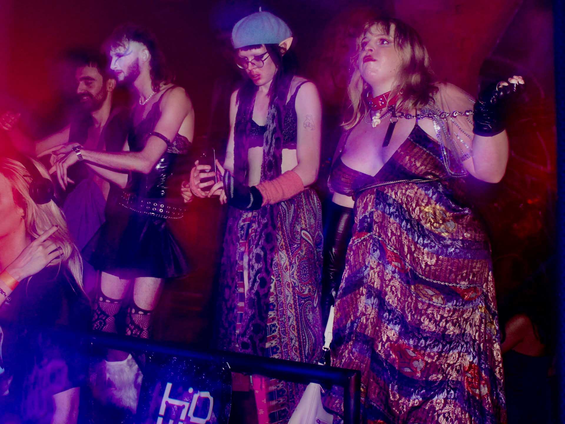 Howl_Rave_14_069_zro6fp