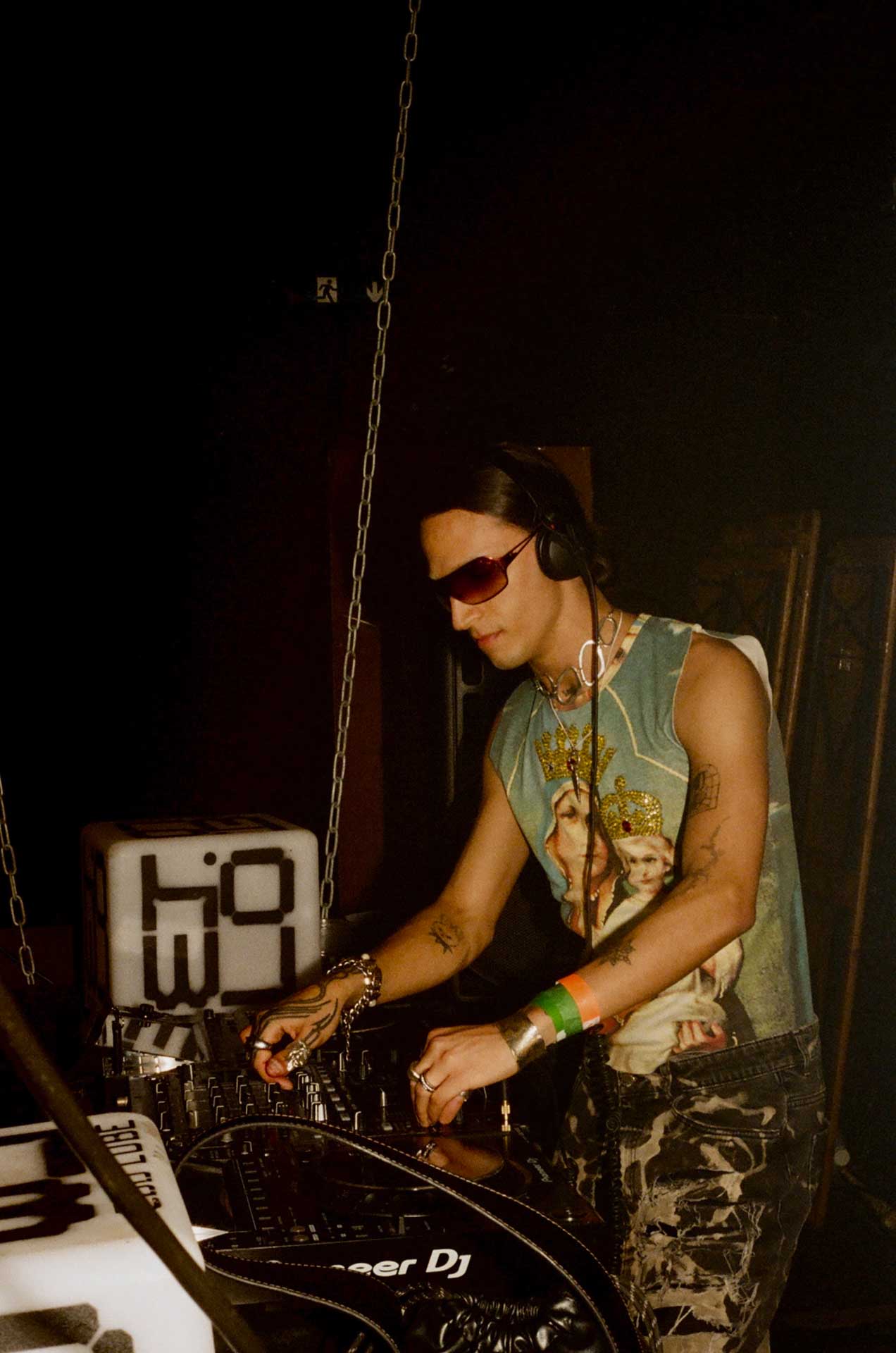 Howl_Rave_14_019_pfel0o