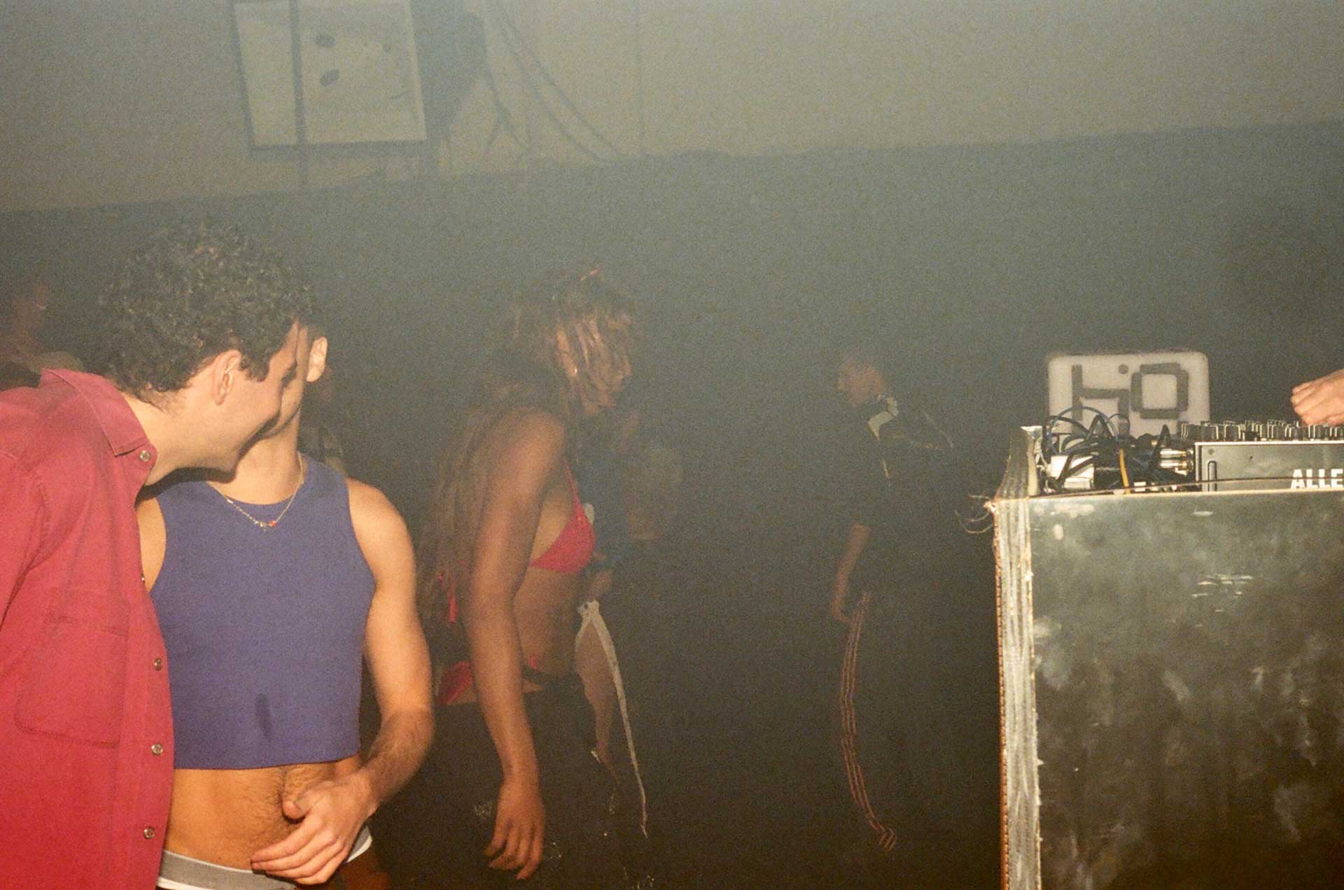 Howl_Rave_14_115_yc1asf