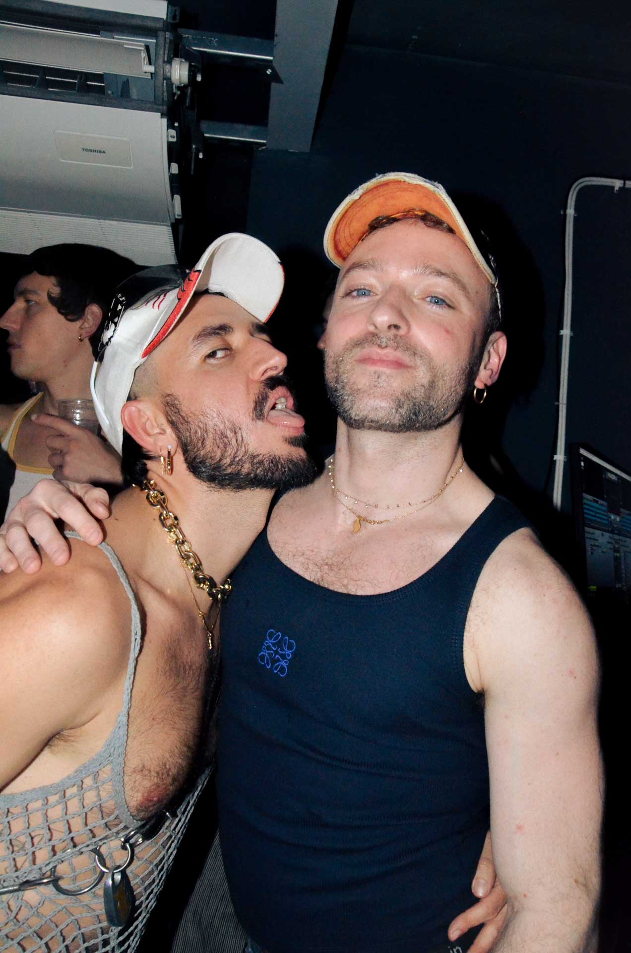 Howl_Rave_16_100_aj1ty3