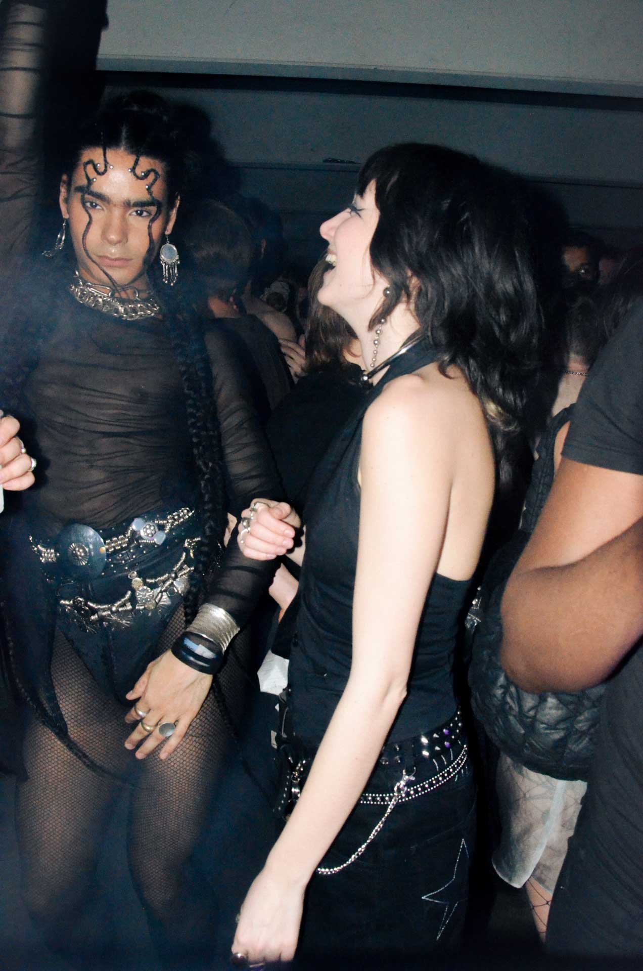 Howl_Rave_16_091_sa9t9p