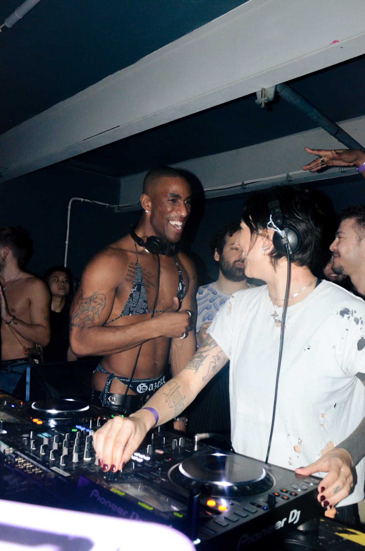 Howl_Rave_16_072_ql6sqf
