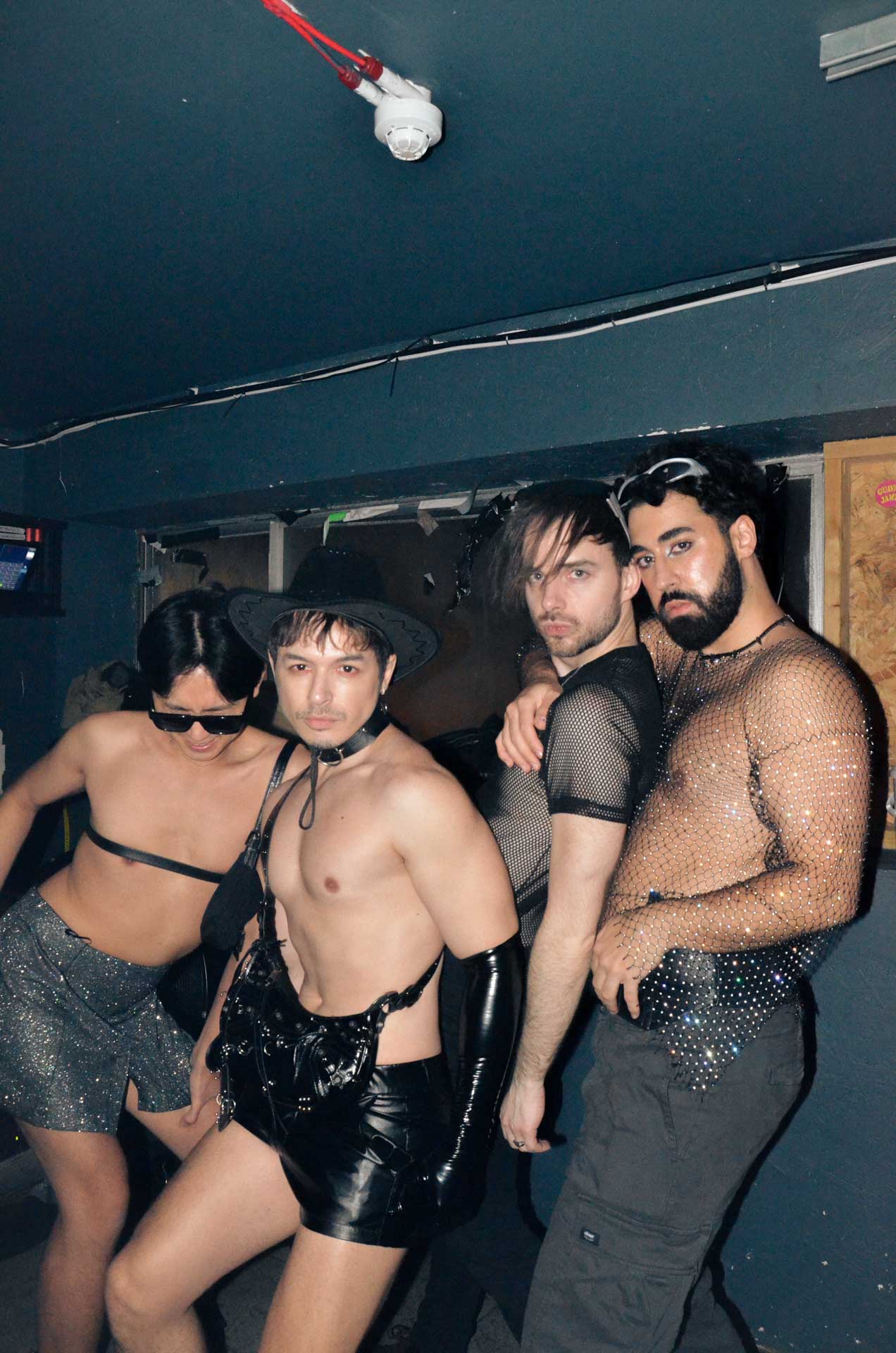 Howl_Rave_16_104_dtk8bi