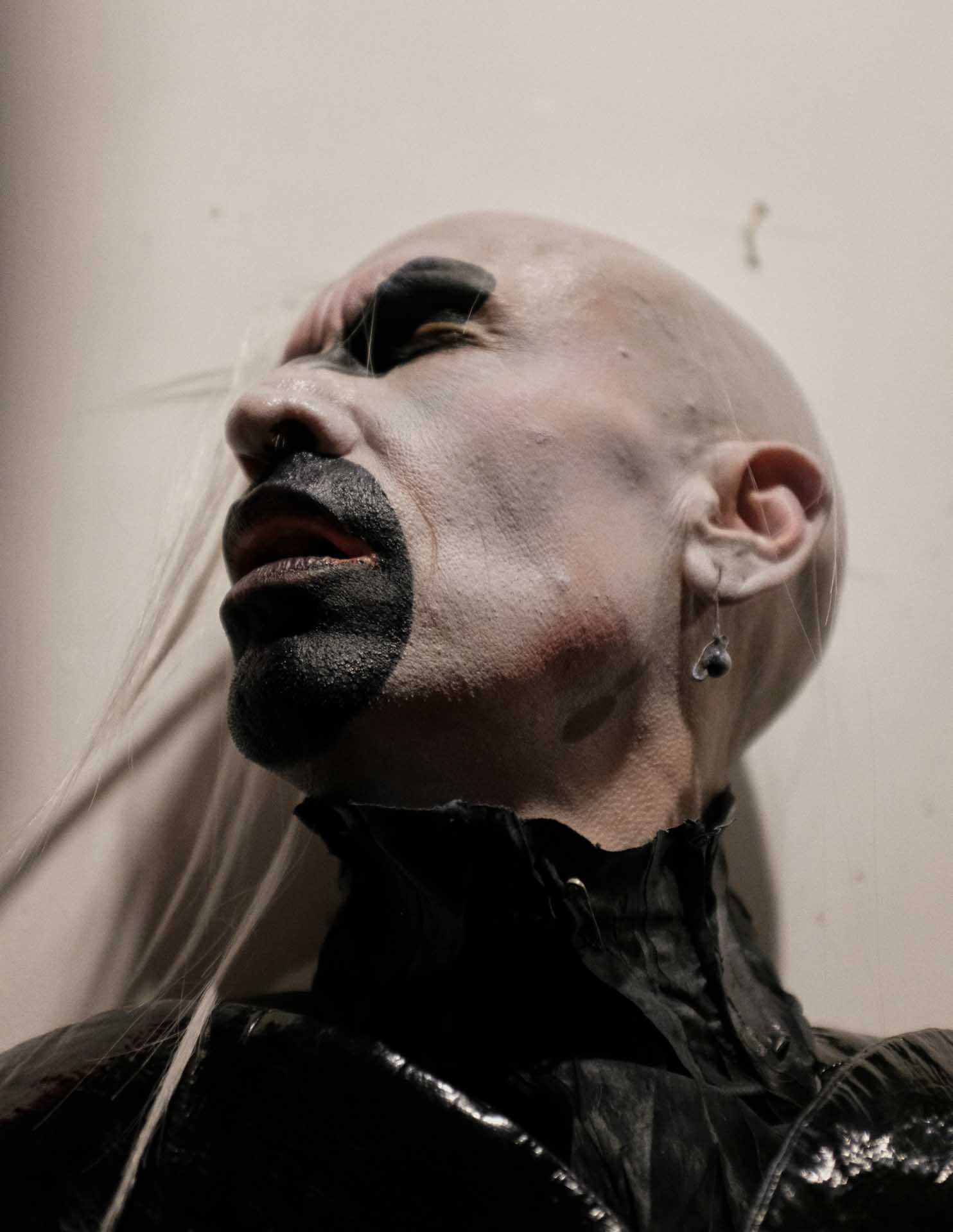 Howl_Rave_01_012_x1rc0e