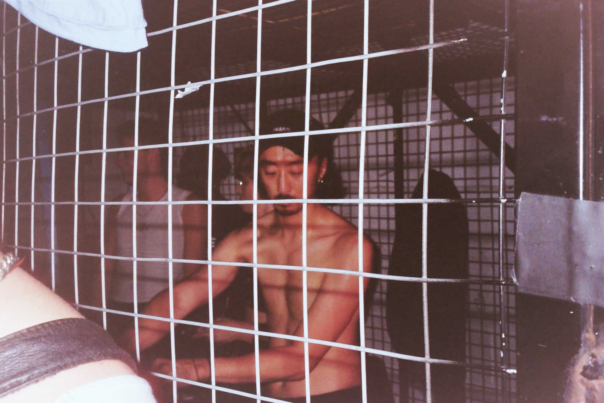 Howl_Rave_01_123_fqyzwx
