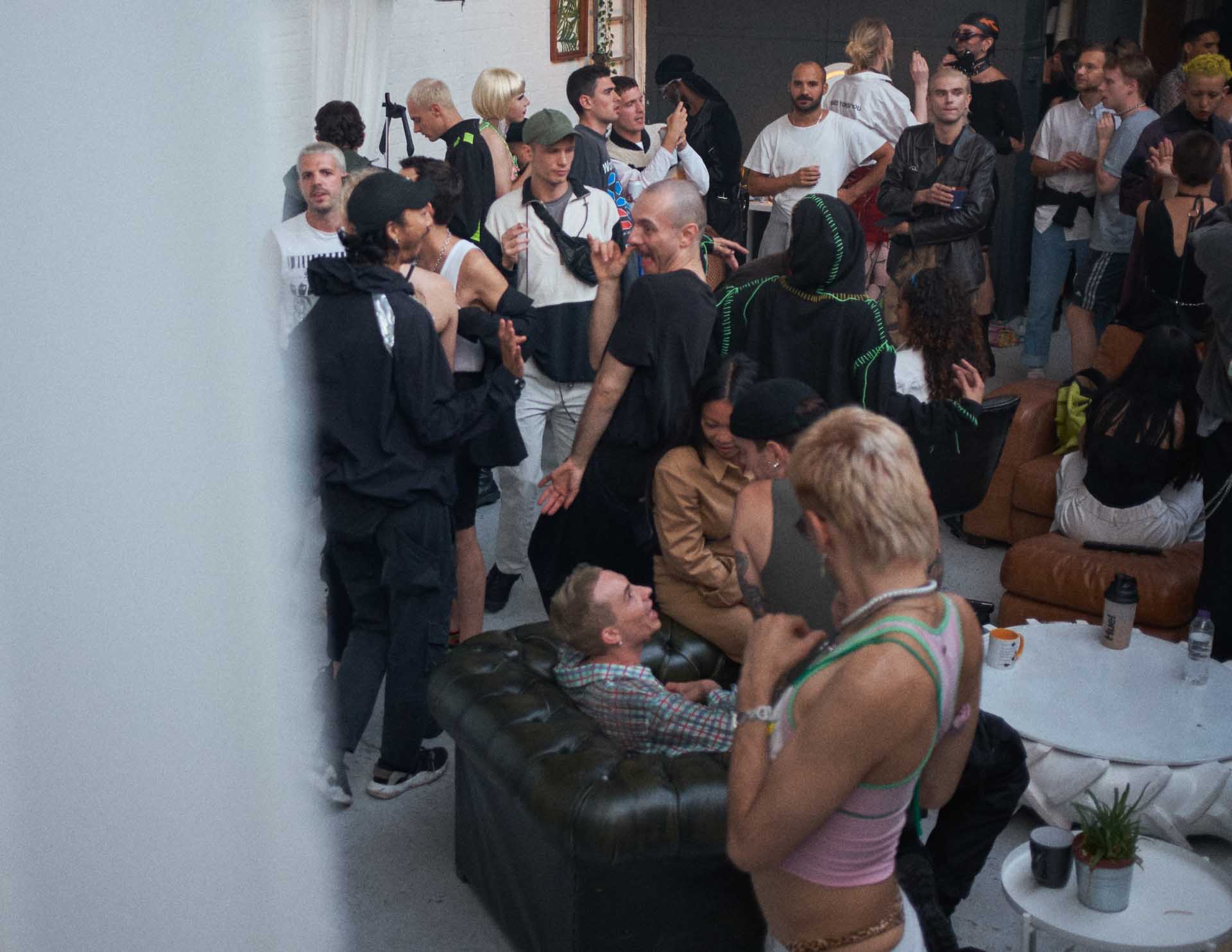 Howl_Rave_01_124_semz1v