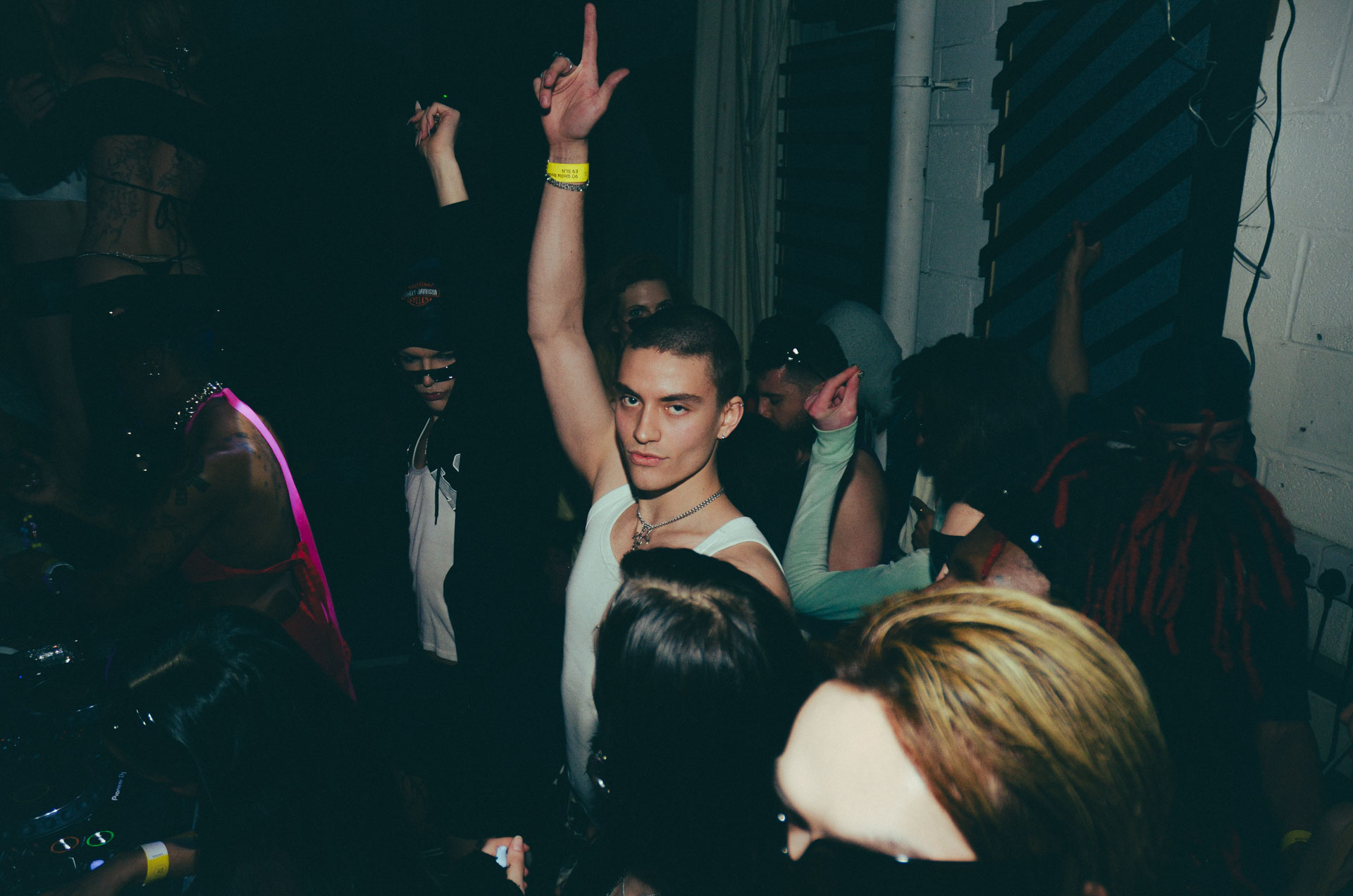 Howl_Rave_19_018_sxdm5r