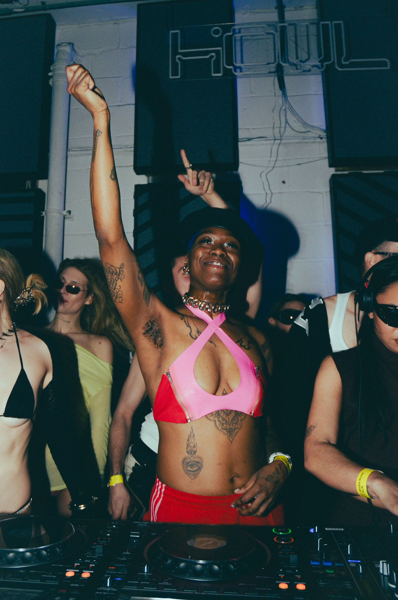 Howl_Rave_19_299_iuncvw