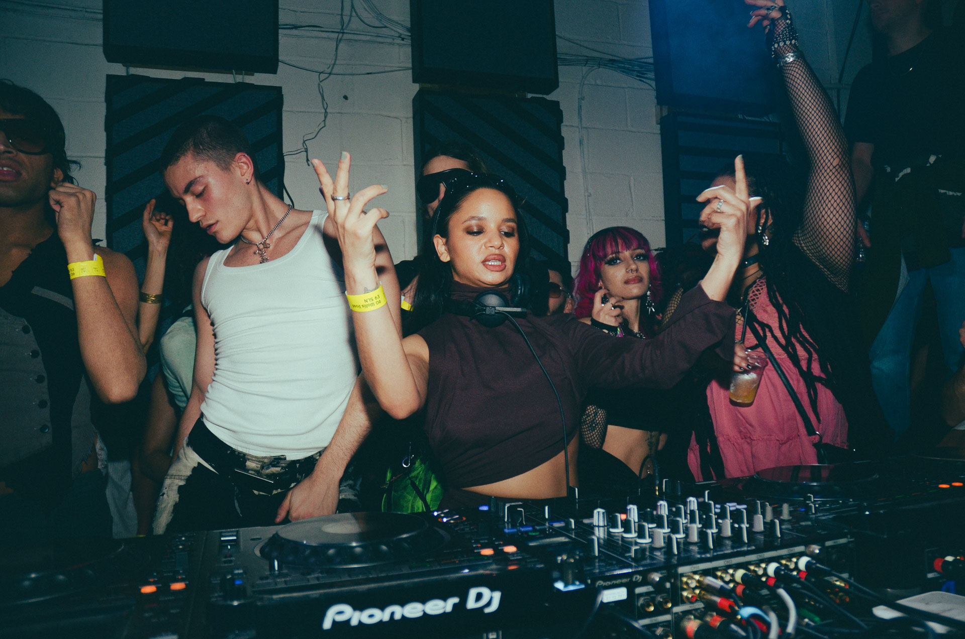 Howl_Rave_19_297_j6bb45