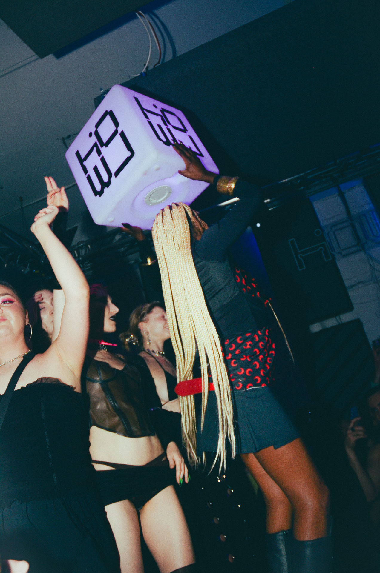 Howl_Rave_19_377_ljrt2f