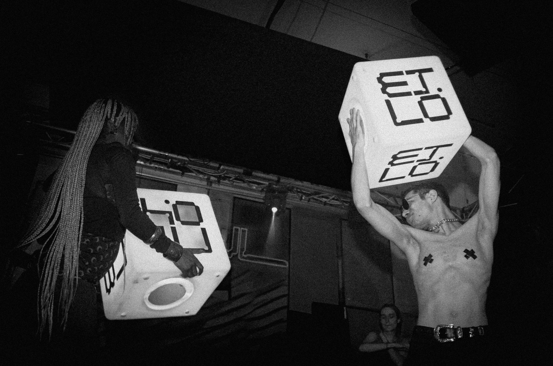 Howl_Rave_19_033_qiefcr