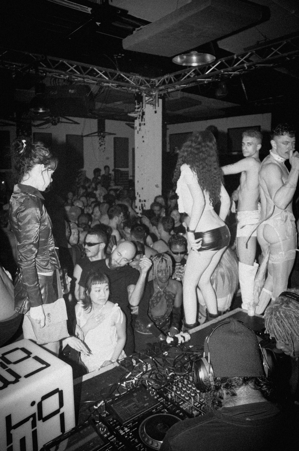 Howl_Rave_19_052_ugzt9x