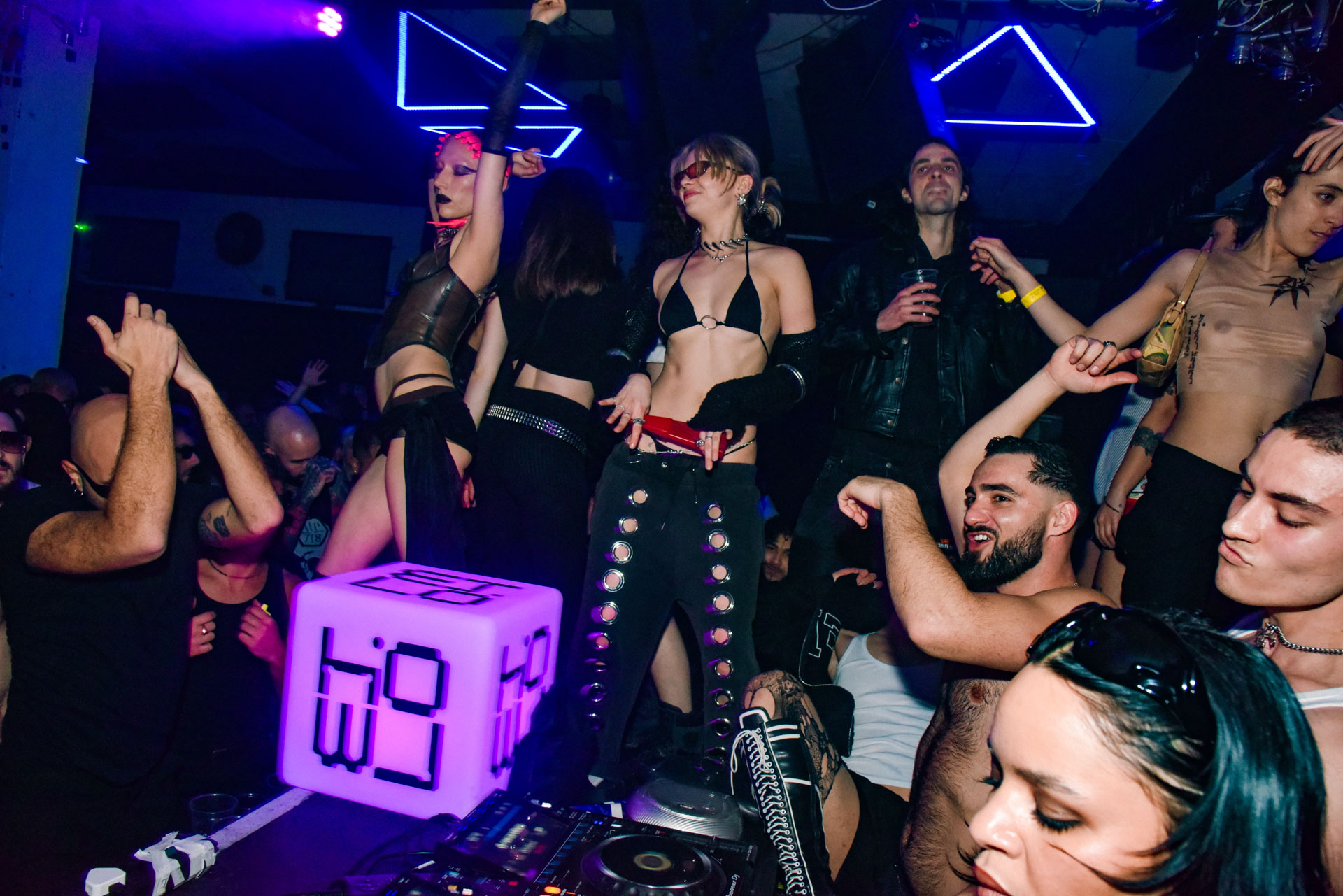 Howl_Rave_19_294_ln0x4f