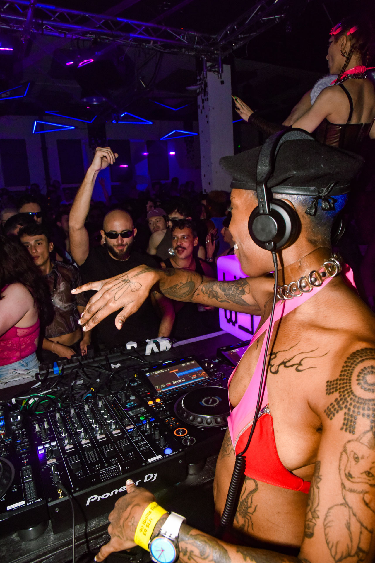 Howl_Rave_19_273_lre39a