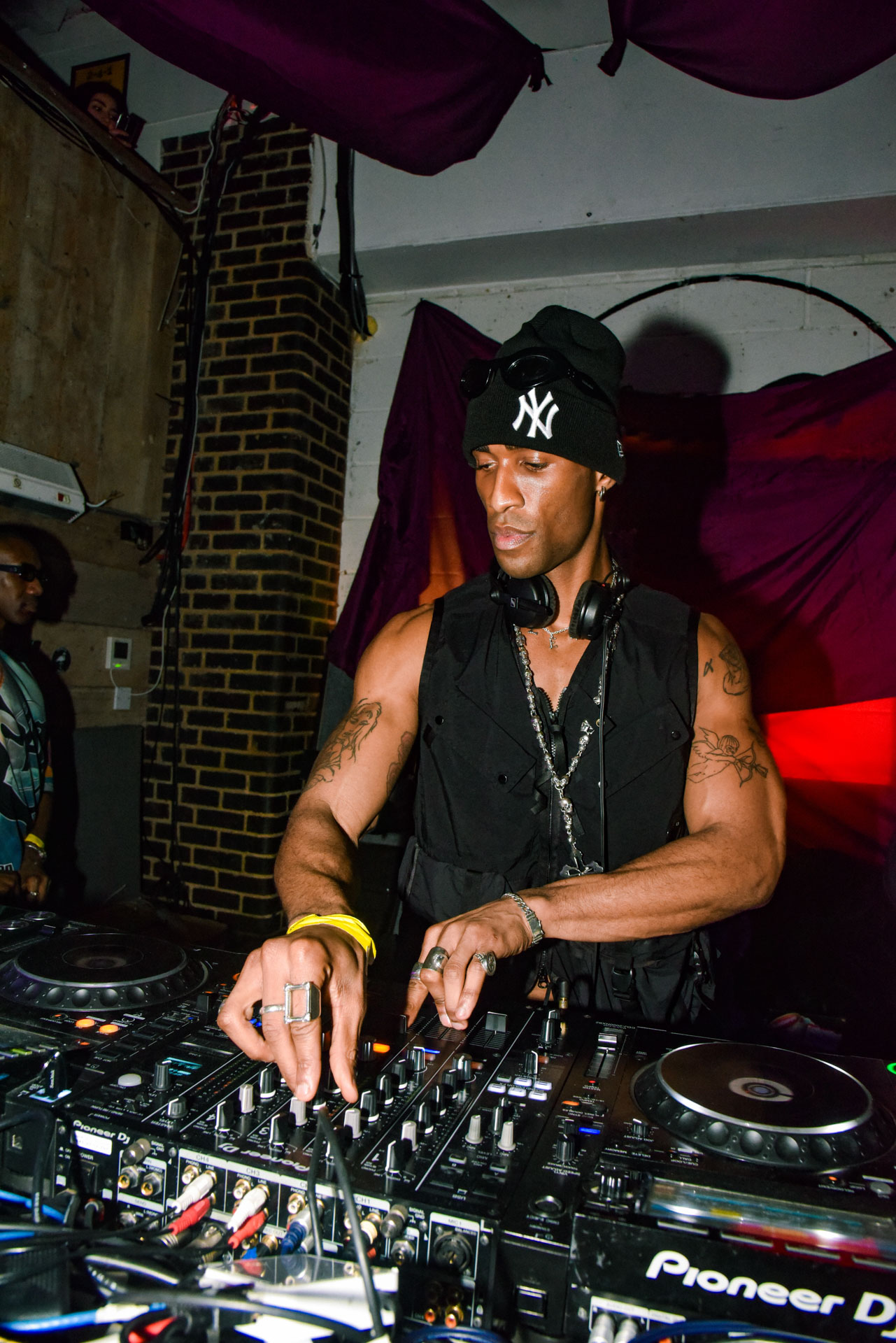 Howl_Rave_19_145_cxekee