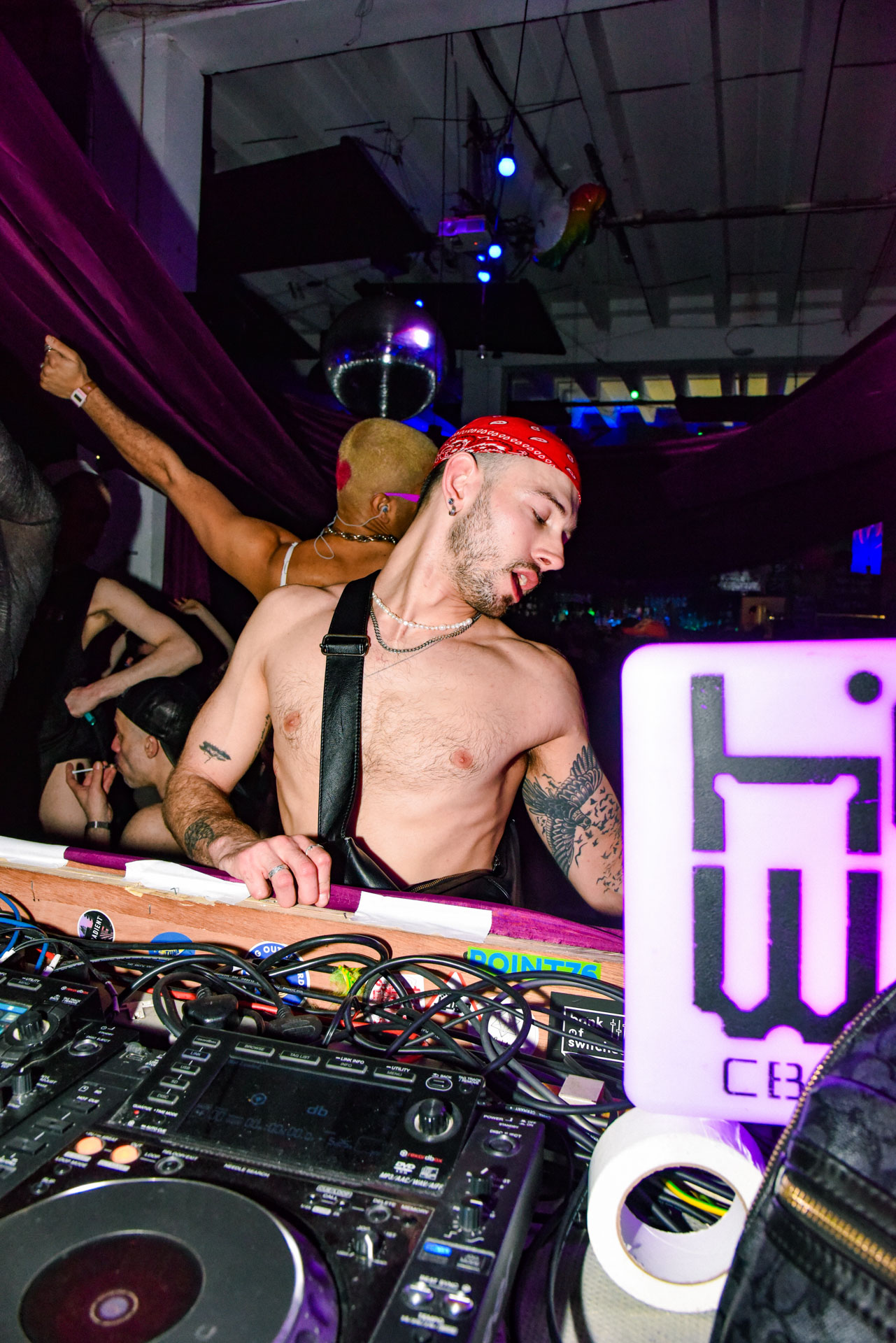 Howl_Rave_19_195_ggp7ab