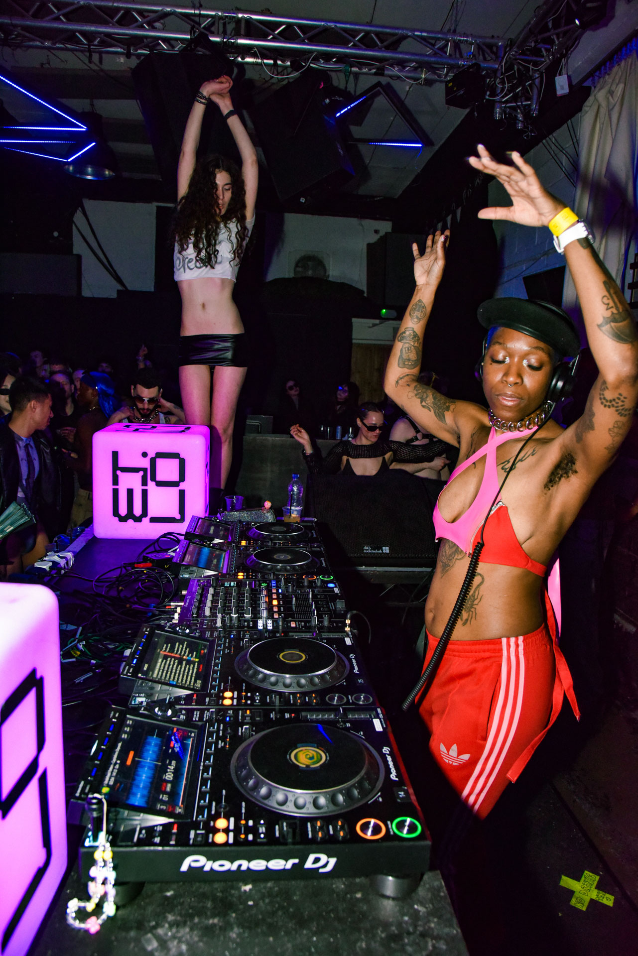 Howl_Rave_19_411_hmf4pn