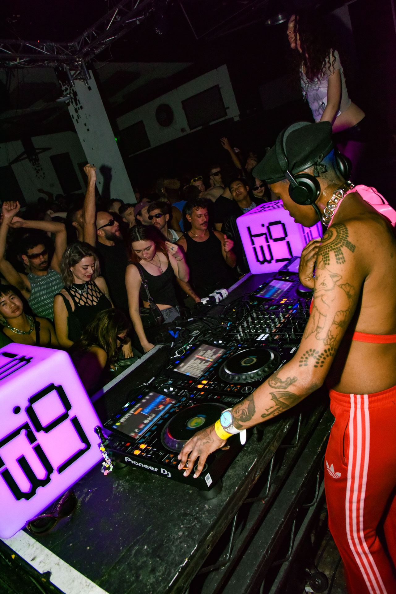 Howl_Rave_19_298_pz6ofo
