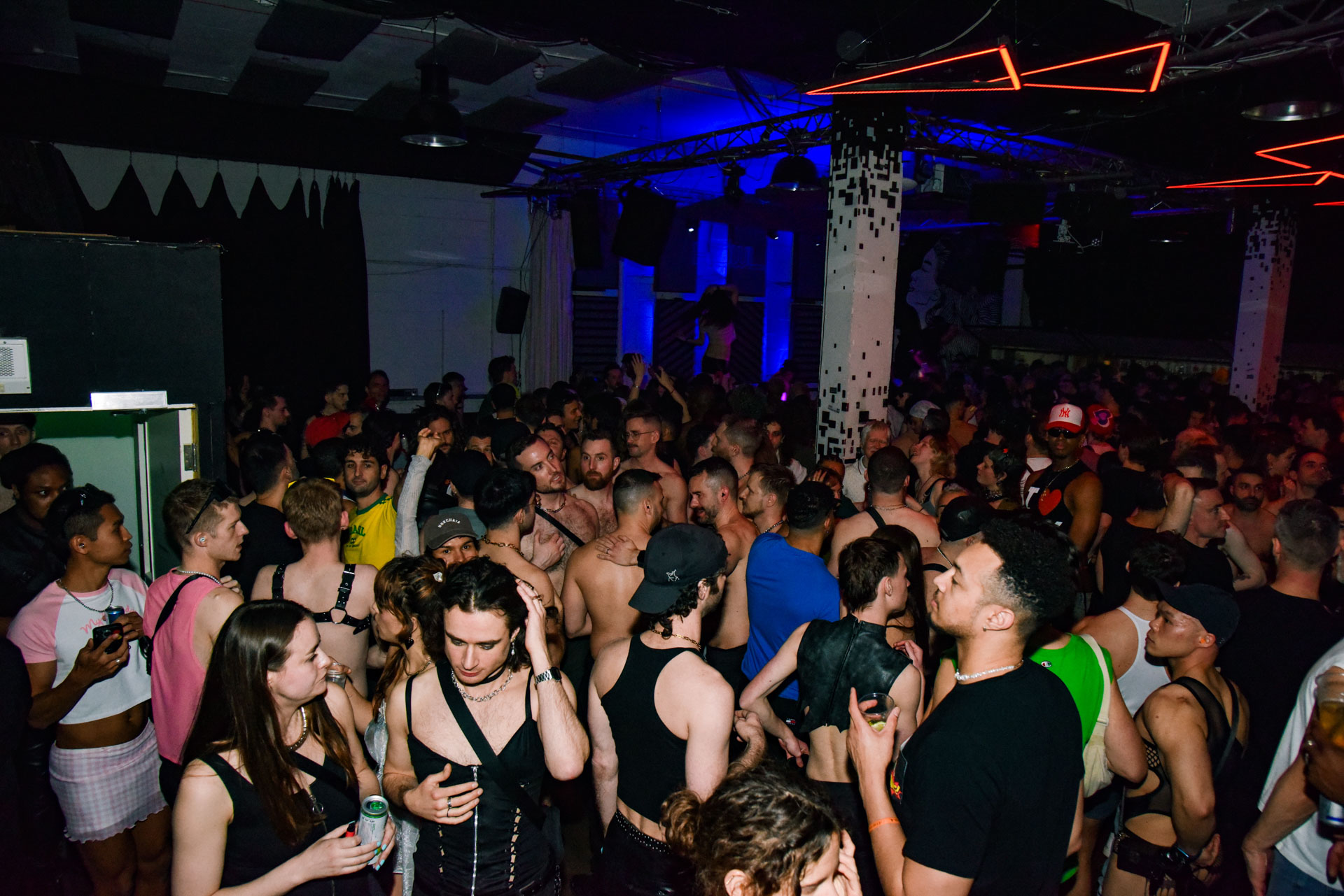 Howl_Rave_19_136_qkm5c5