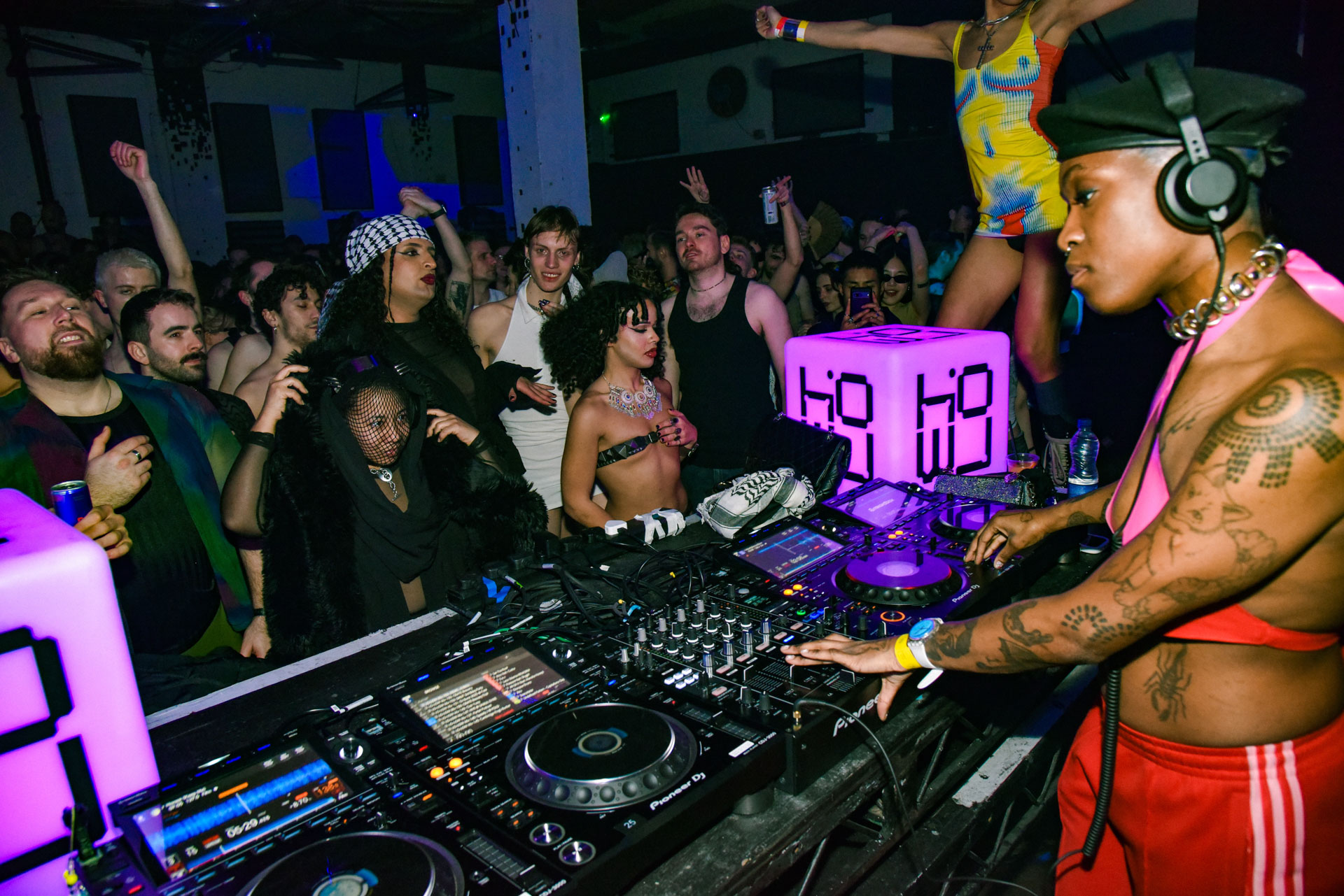 Howl_Rave_19_065_ijzrz8