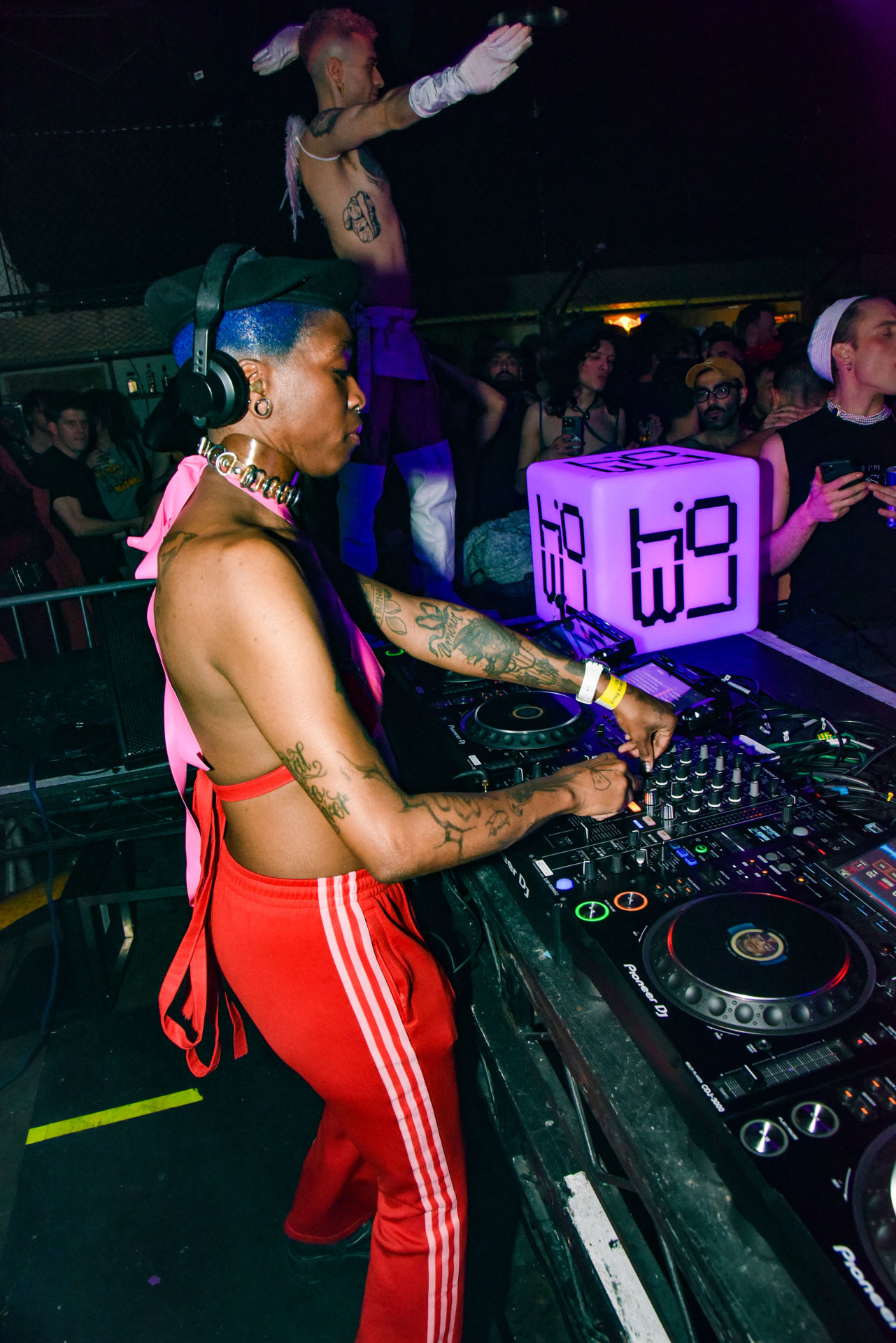 Howl_Rave_19_213_rhhubq