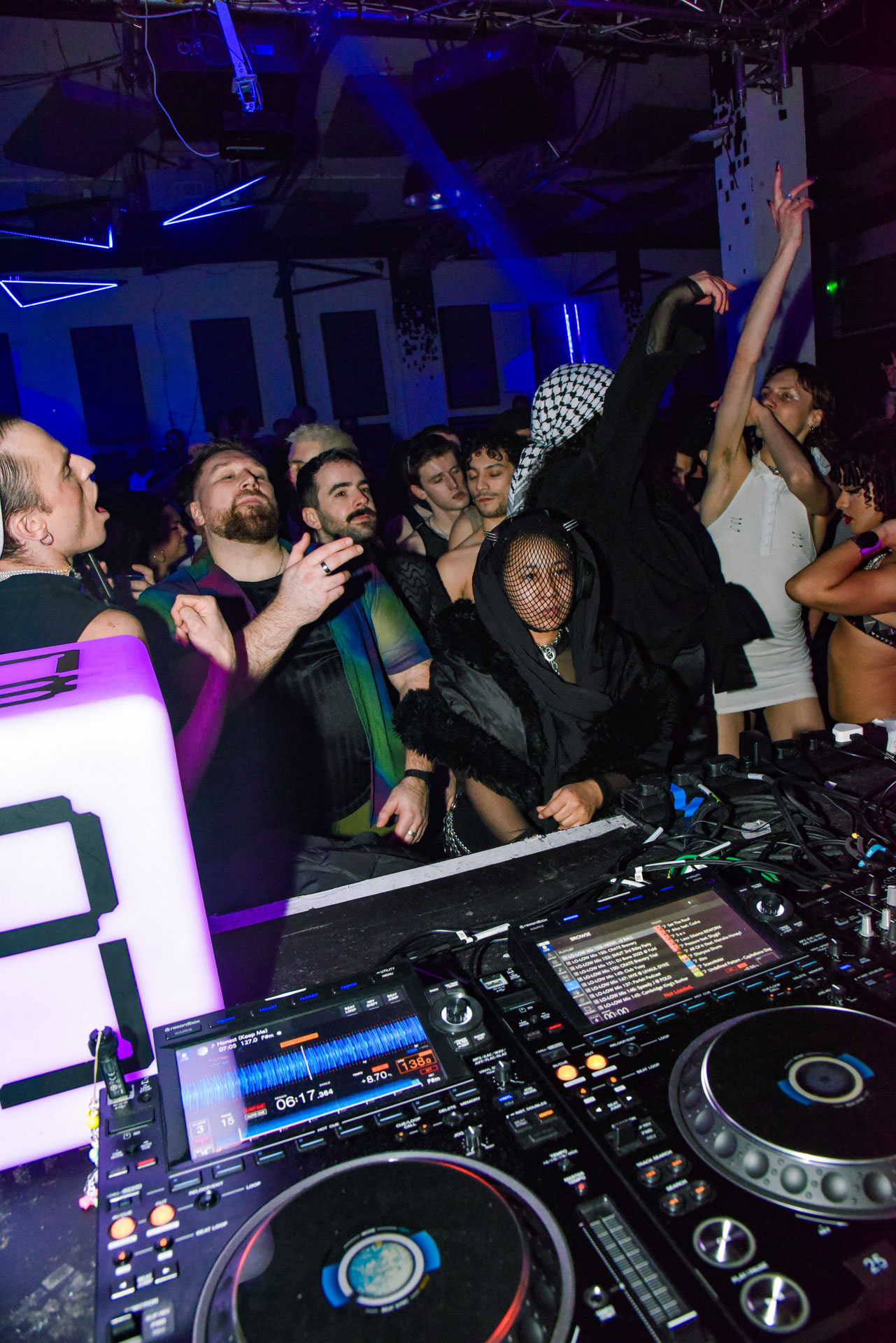 Howl_Rave_19_005_ig3hy4