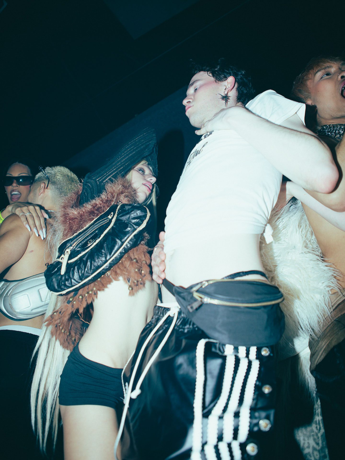 Howl_Rave_20_013_sa1tx5