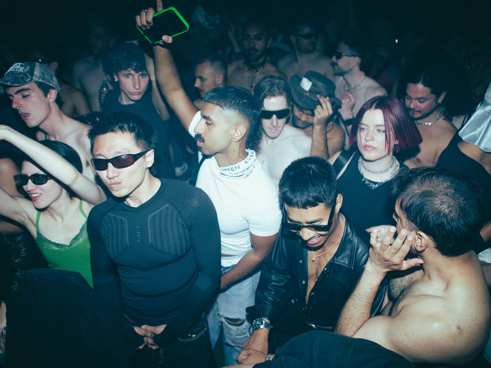 Howl_Rave_20_083_wtm46l