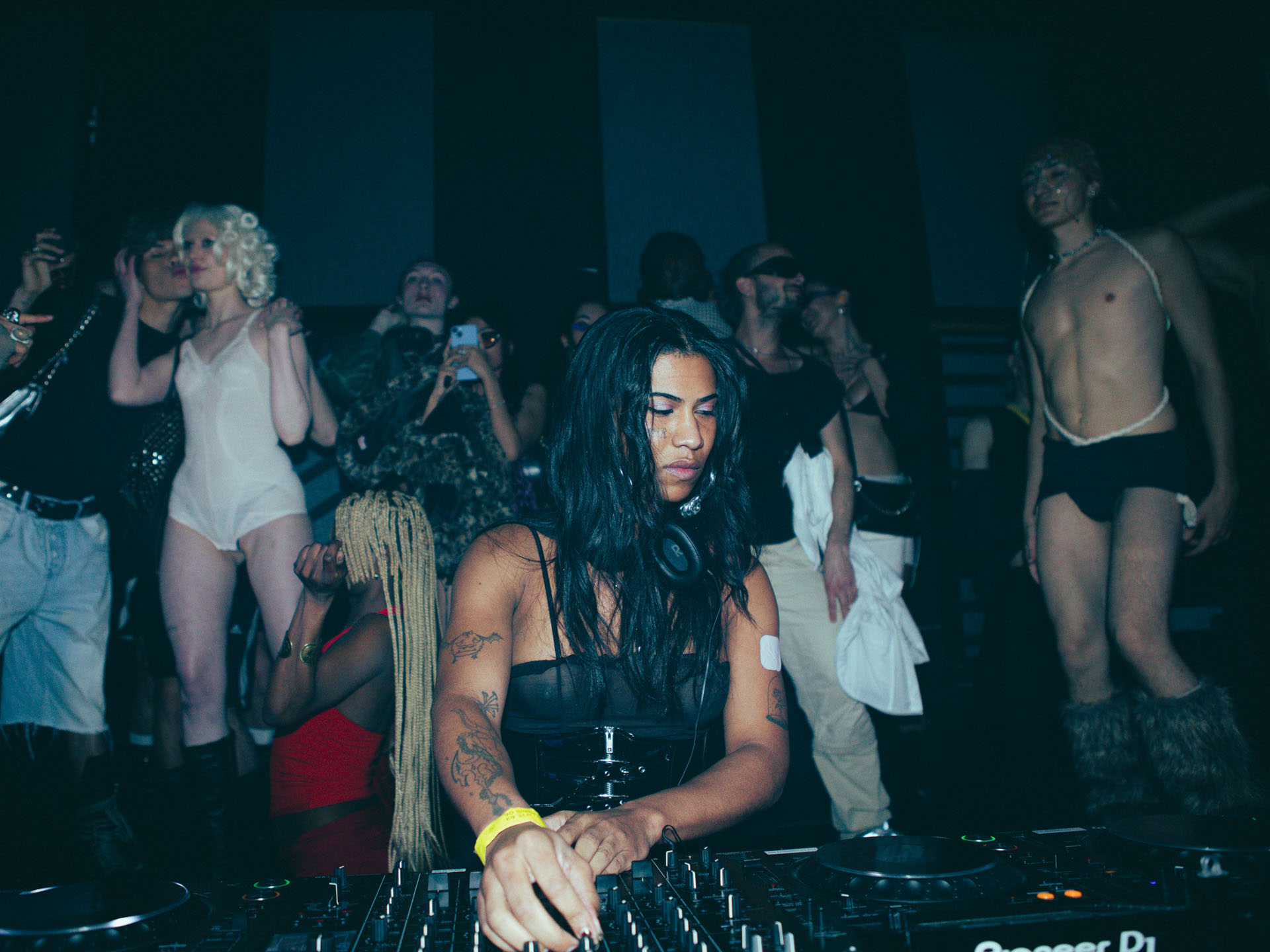 Howl_Rave_20_105_jyklfp