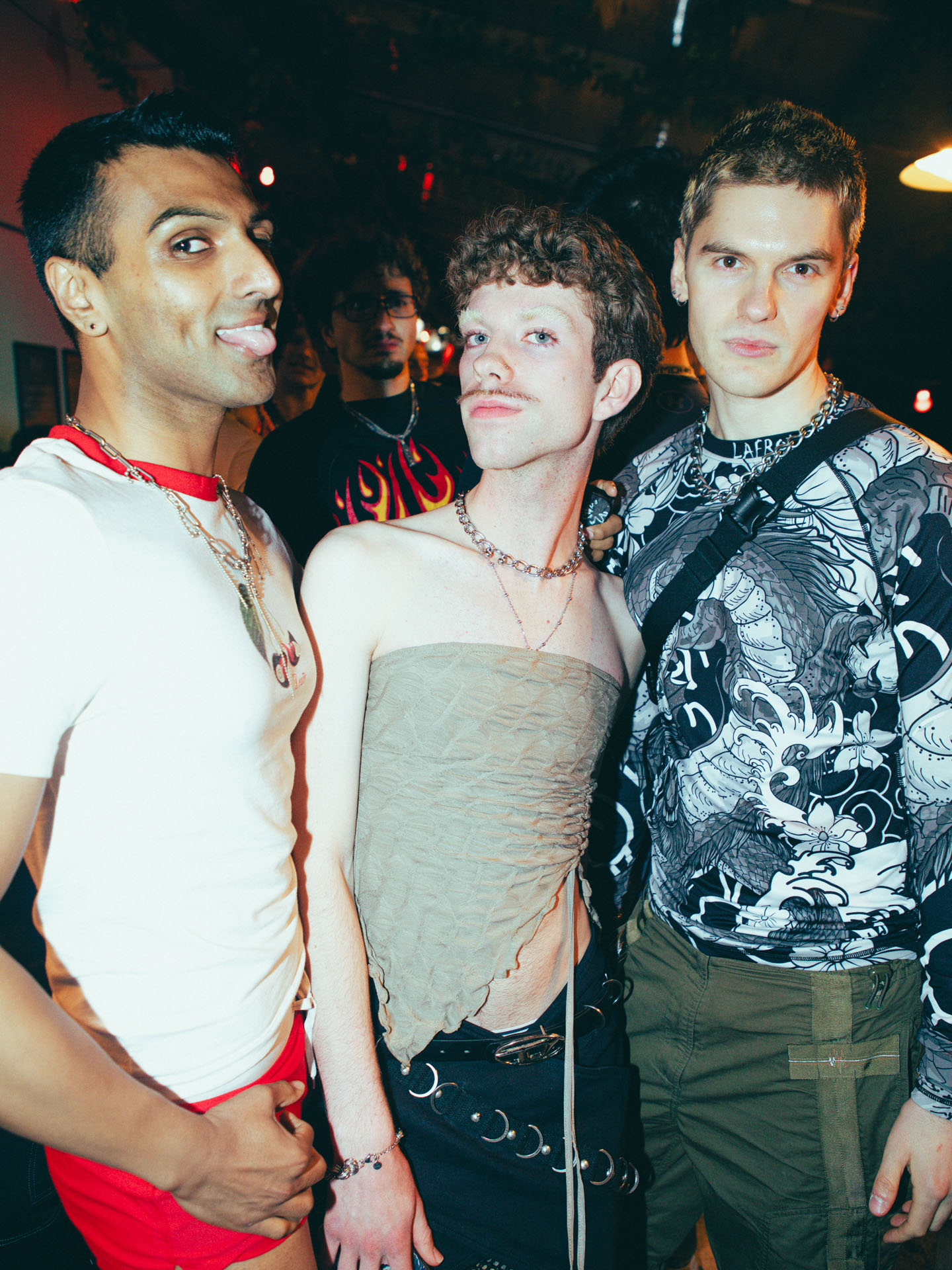 Howl_Rave_20_146_rtk8jw