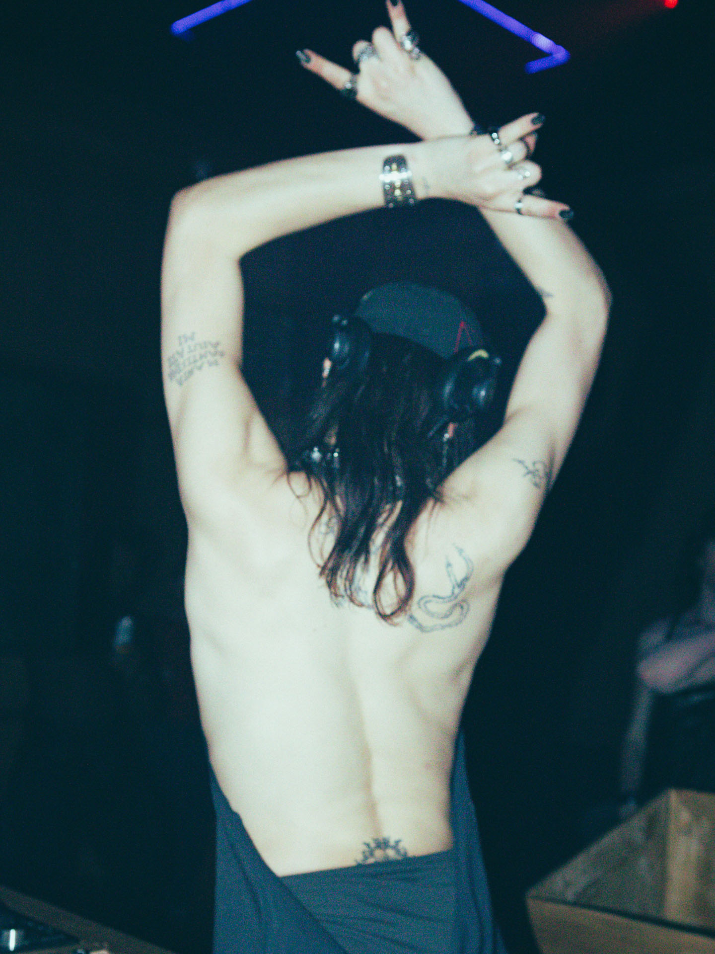 Howl_Rave_20_204_j96bin