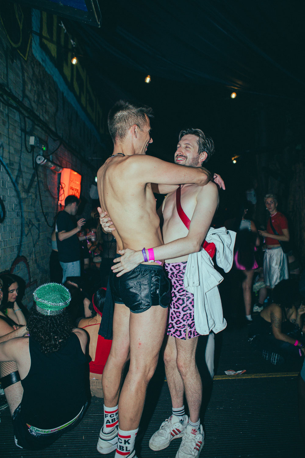 HOWL_Pride2025_EliseShauna_138L_PRIDE_-138_mw6etb