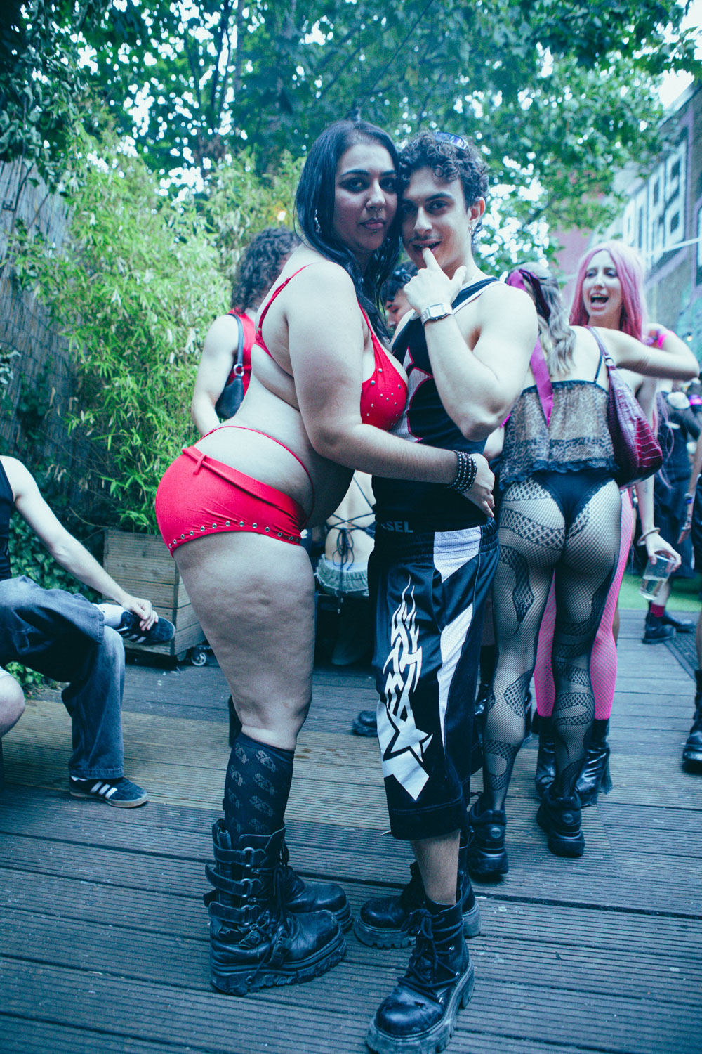 HOWL_Pride2025_EliseShauna_206L_PRIDE_-206_bf2cgl
