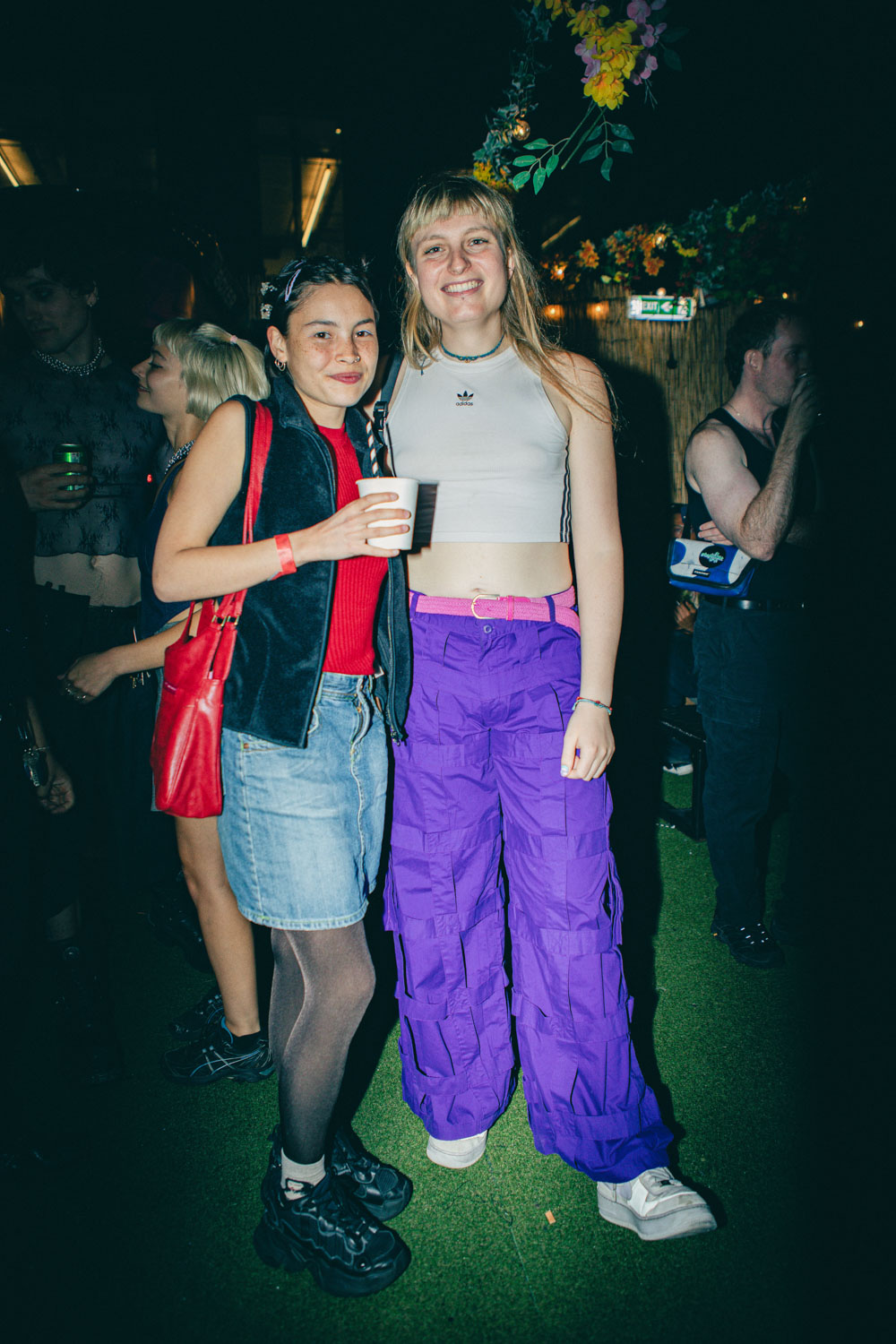 EliseShauna_HOWL-SEPTEMBER_-204_wdwhkc